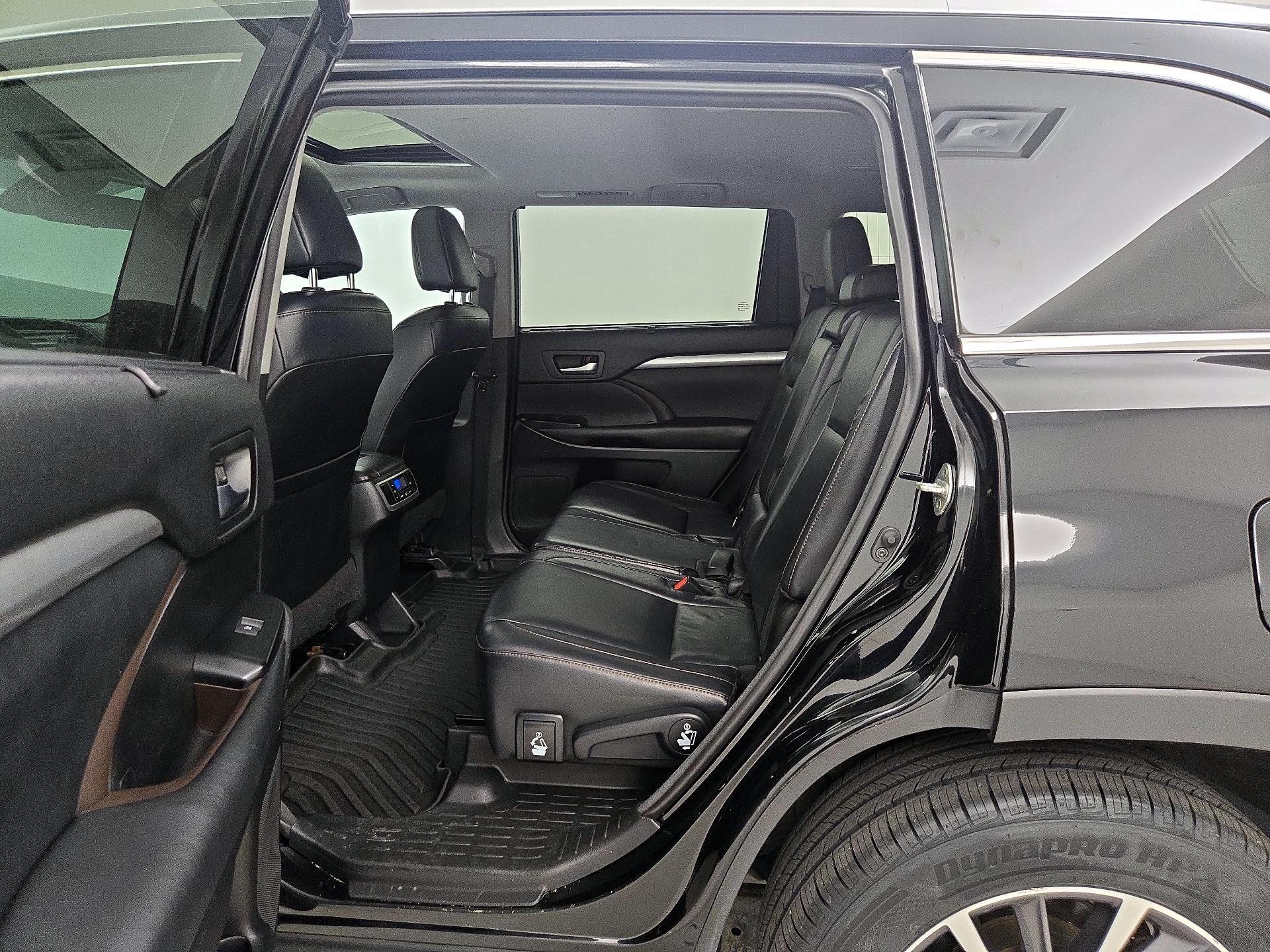Thumbnail: 2018 Toyota Highlander - 20