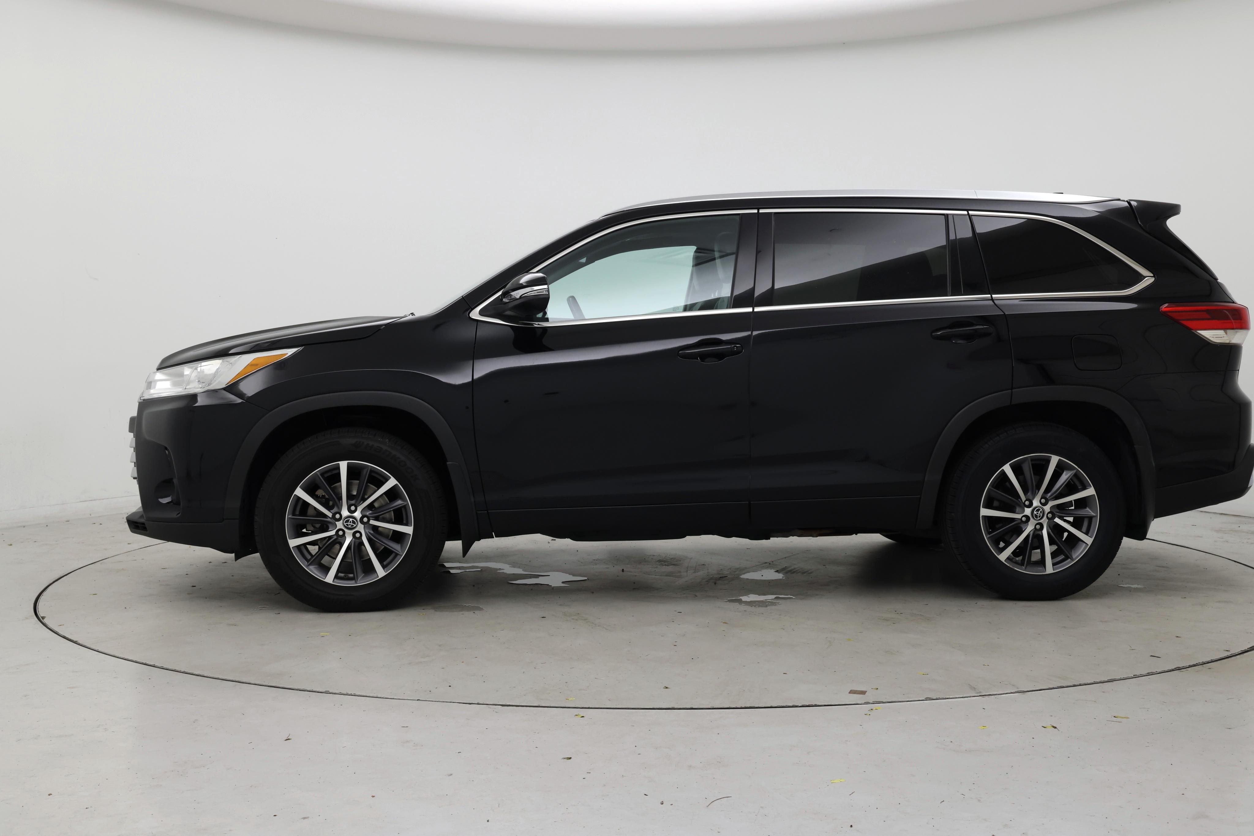 Thumbnail: 2018 Toyota Highlander - 3