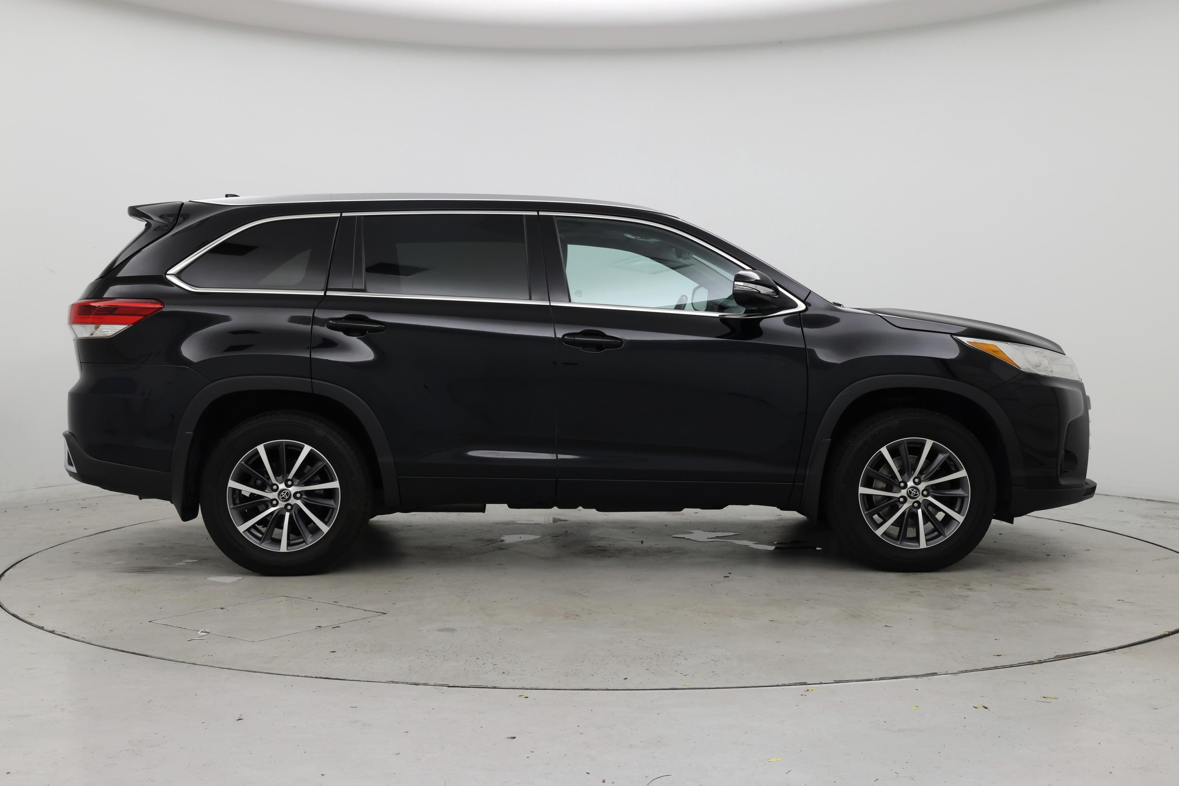 Thumbnail: 2018 Toyota Highlander - 7