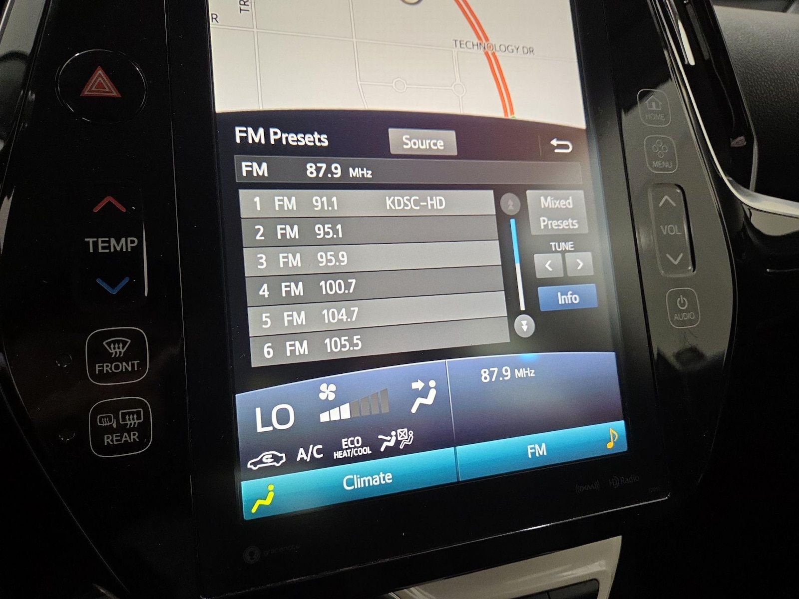 2018 Toyota Prius Prime Premium - Photo 17