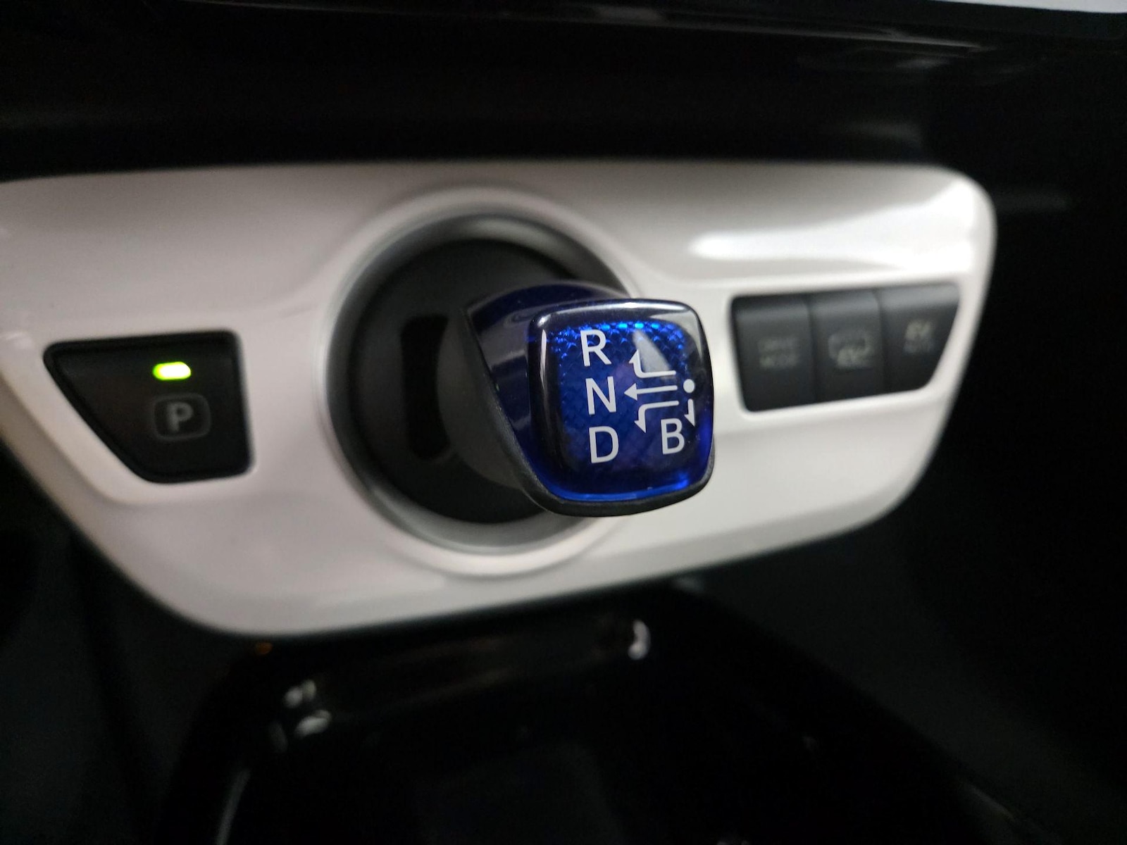 2018 Toyota Prius Prime Premium - Photo 19