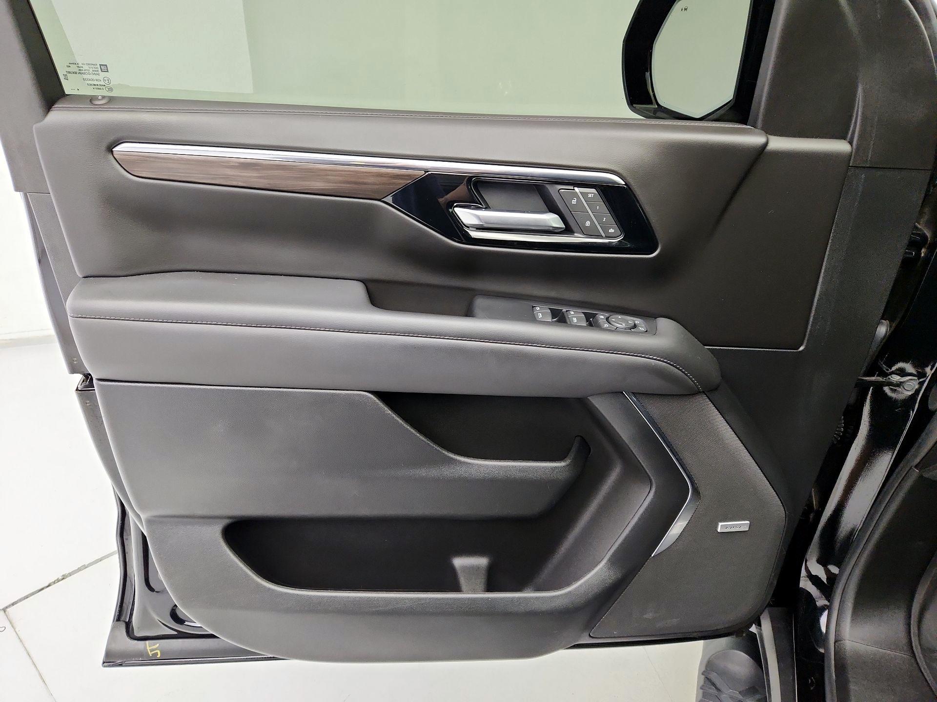 Thumbnail: 2025 Chevrolet Suburban - 12