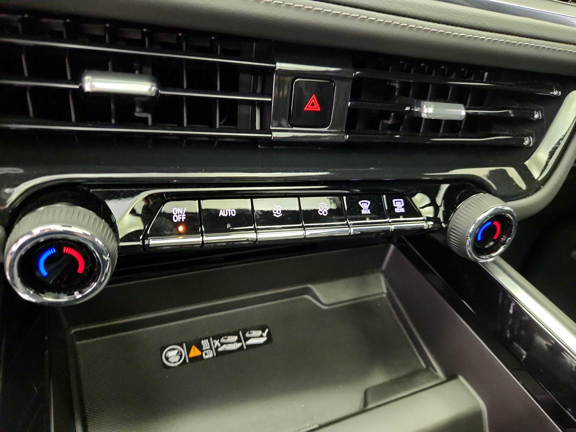 Thumbnail: 2025 Chevrolet Suburban - 17