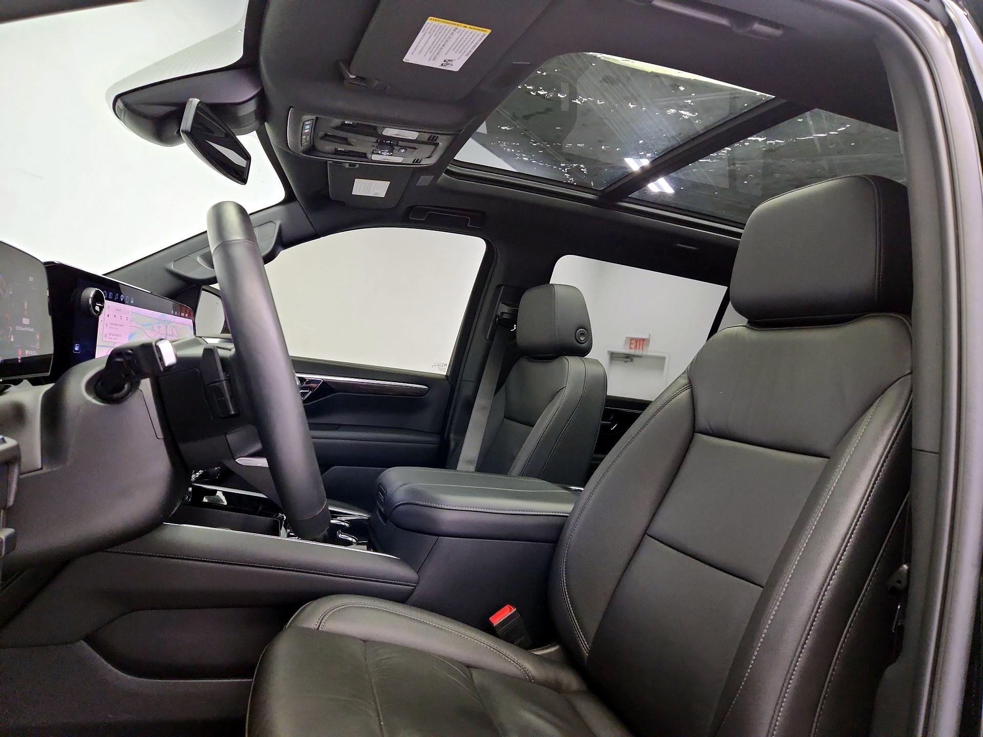 Thumbnail: 2025 Chevrolet Suburban - 20