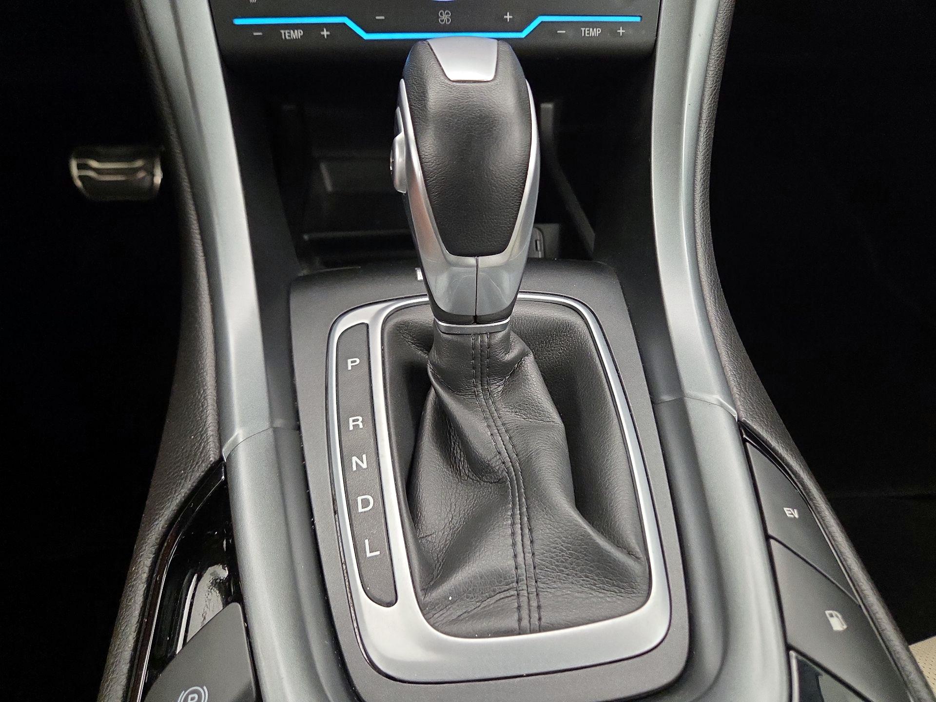 Thumbnail: 2015 Ford Fusion - 17