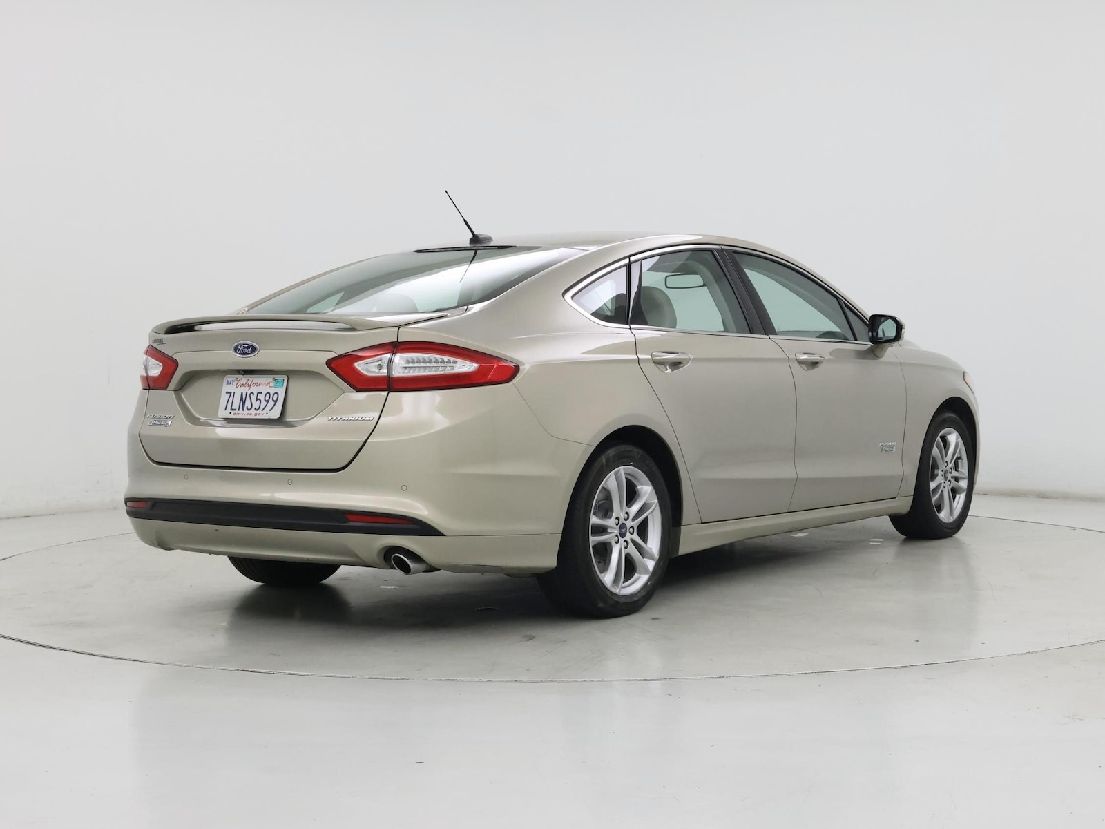 2015 Ford Fusion Energi Titanium - Photo 9