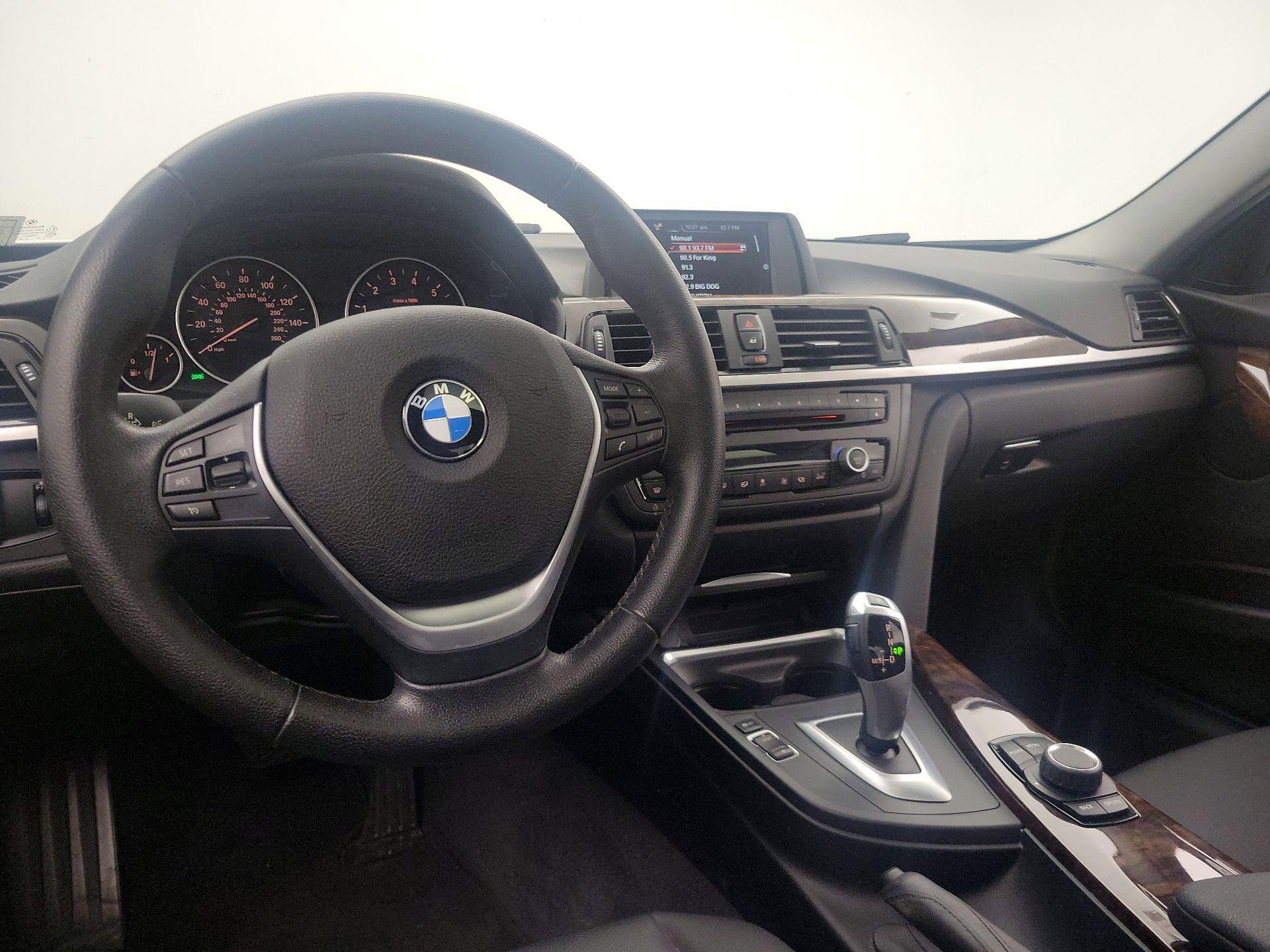 Thumbnail: 2015 BMW 3 Series - 9