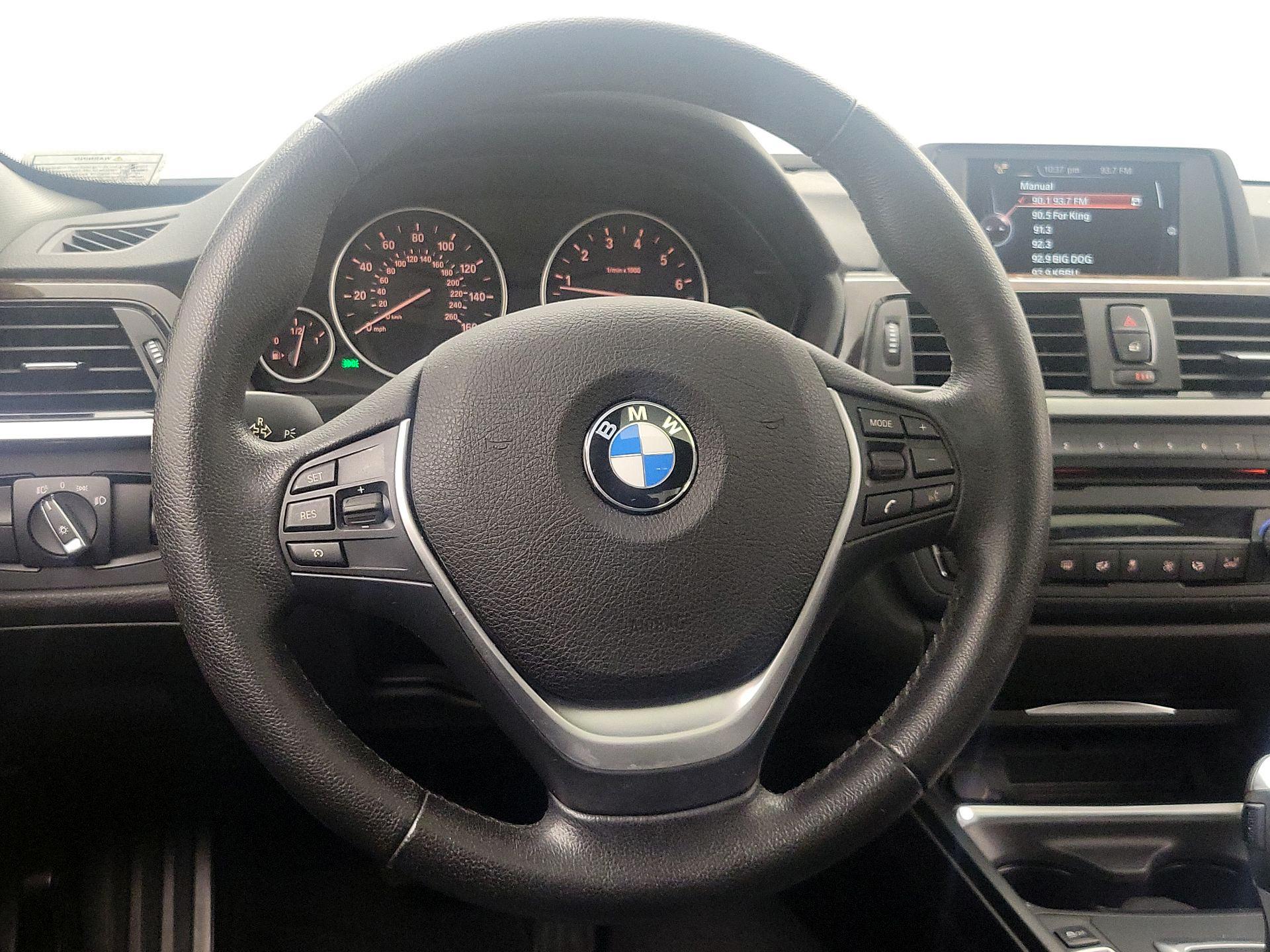 Thumbnail: 2015 BMW 3 Series - 10