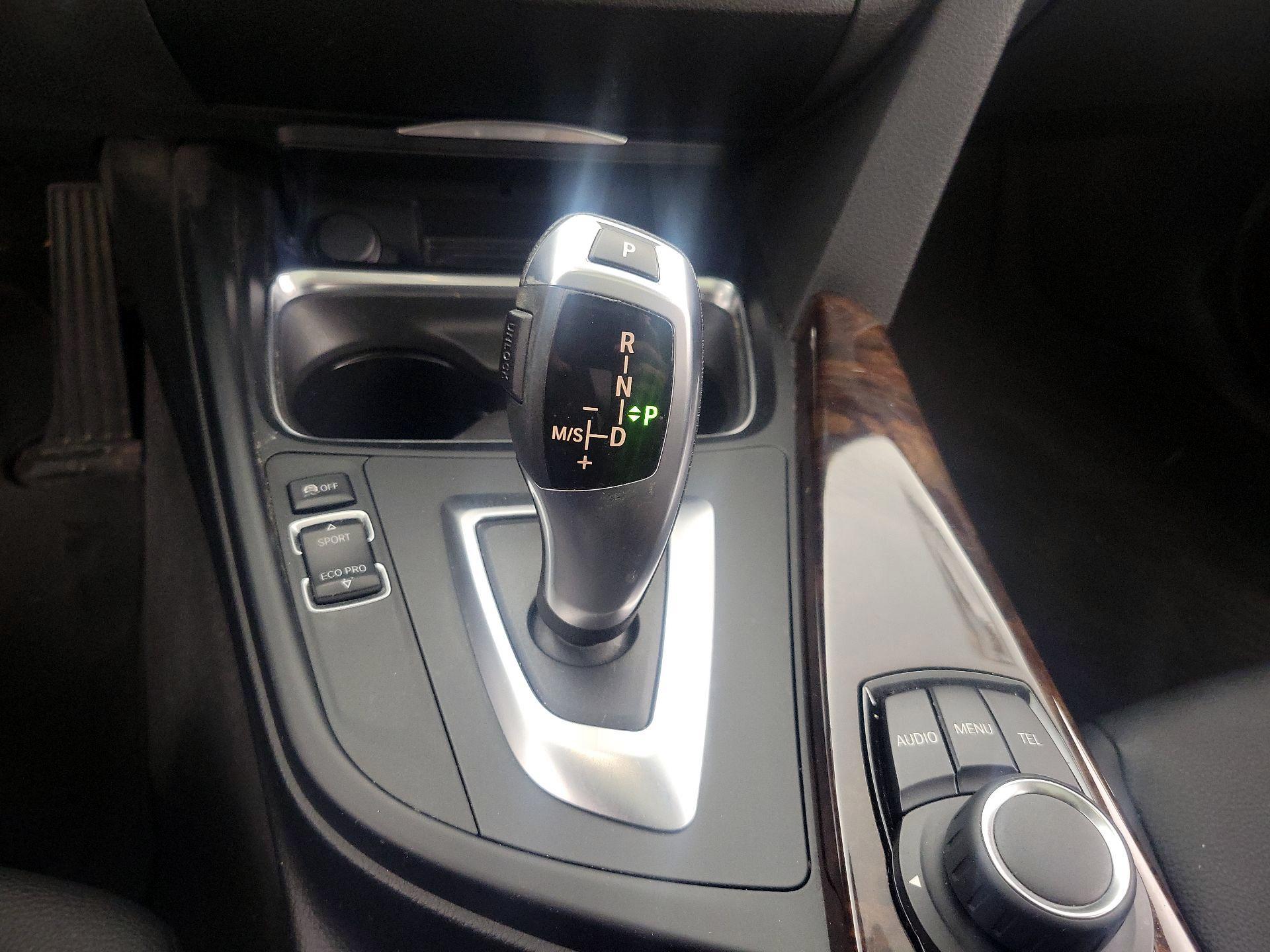 Thumbnail: 2015 BMW 3 Series - 16