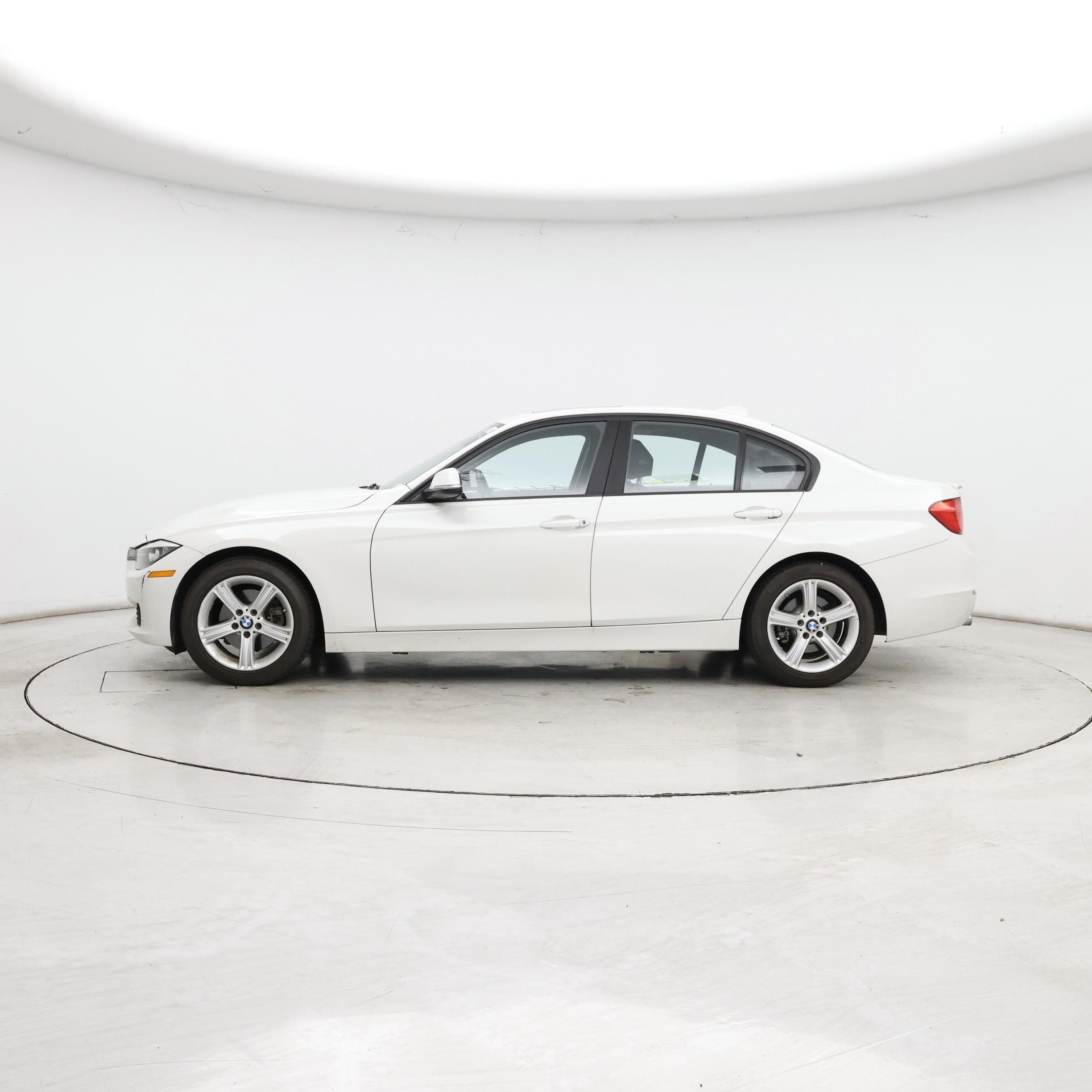Thumbnail: 2015 BMW 3 Series - 3
