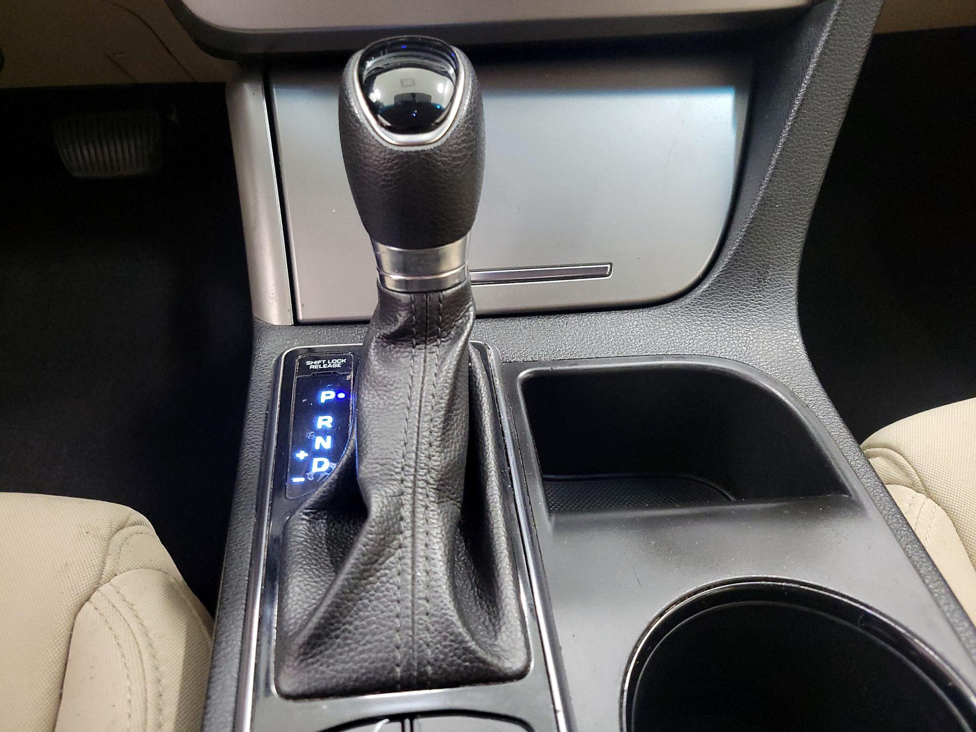 Thumbnail: 2017 Hyundai Sonata - 16