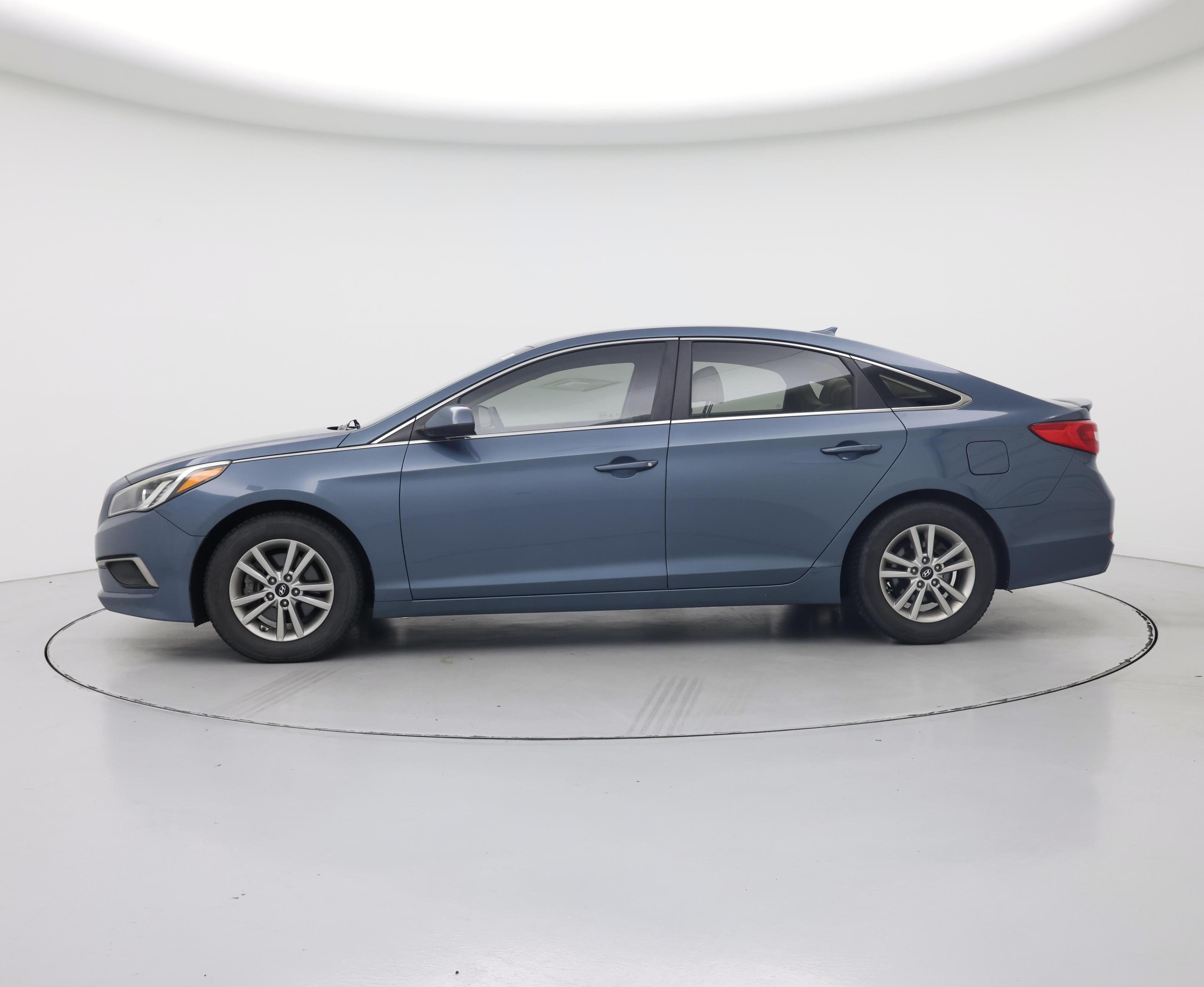 Thumbnail: 2017 Hyundai Sonata - 3