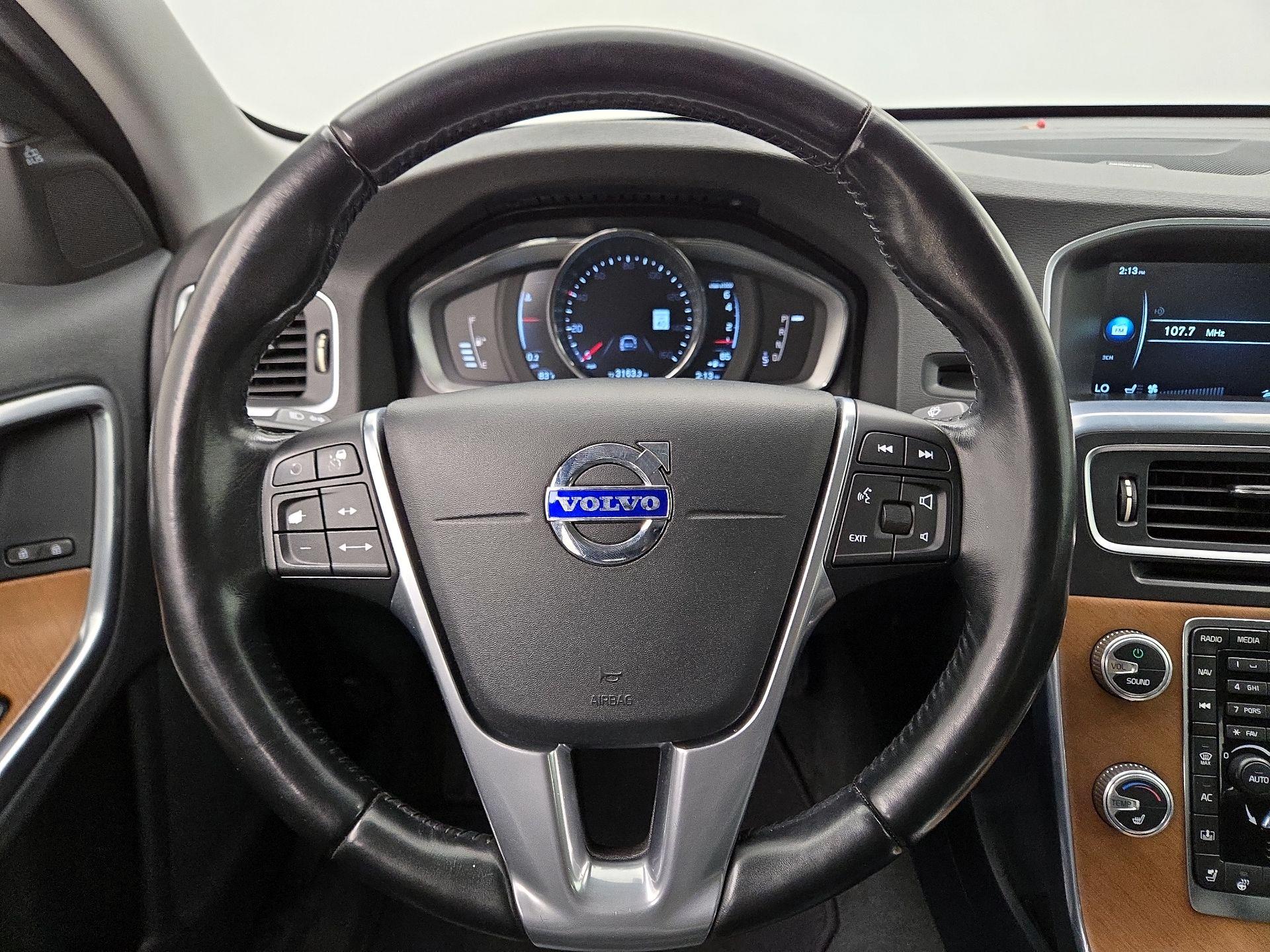 Thumbnail: 2016 Volvo S60 - 10