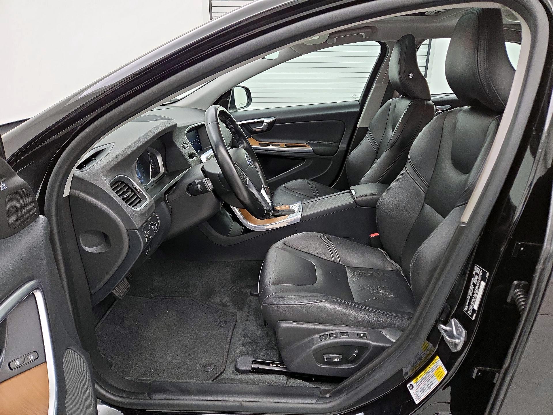 Thumbnail: 2016 Volvo S60 - 11