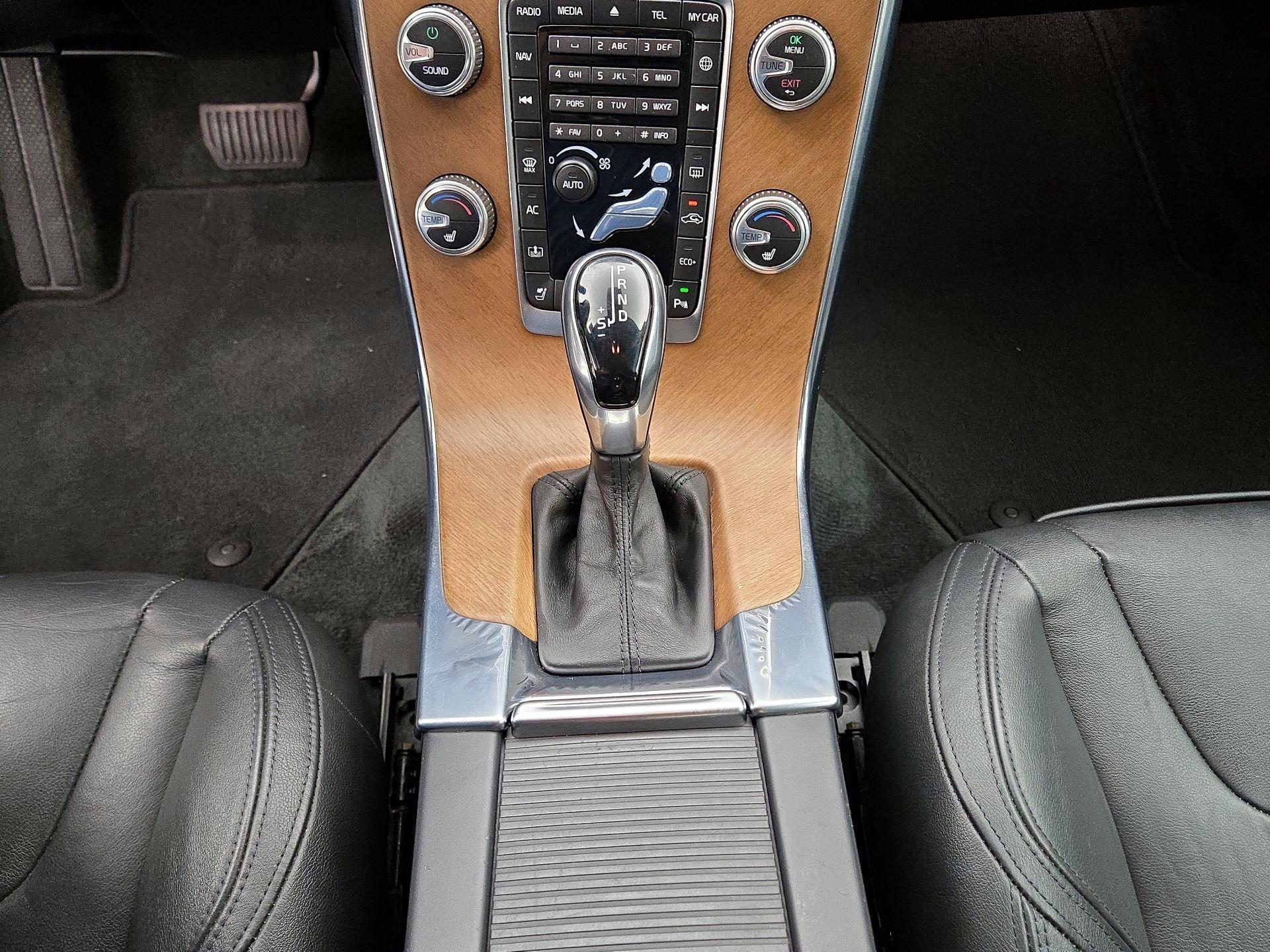 Thumbnail: 2016 Volvo S60 - 17