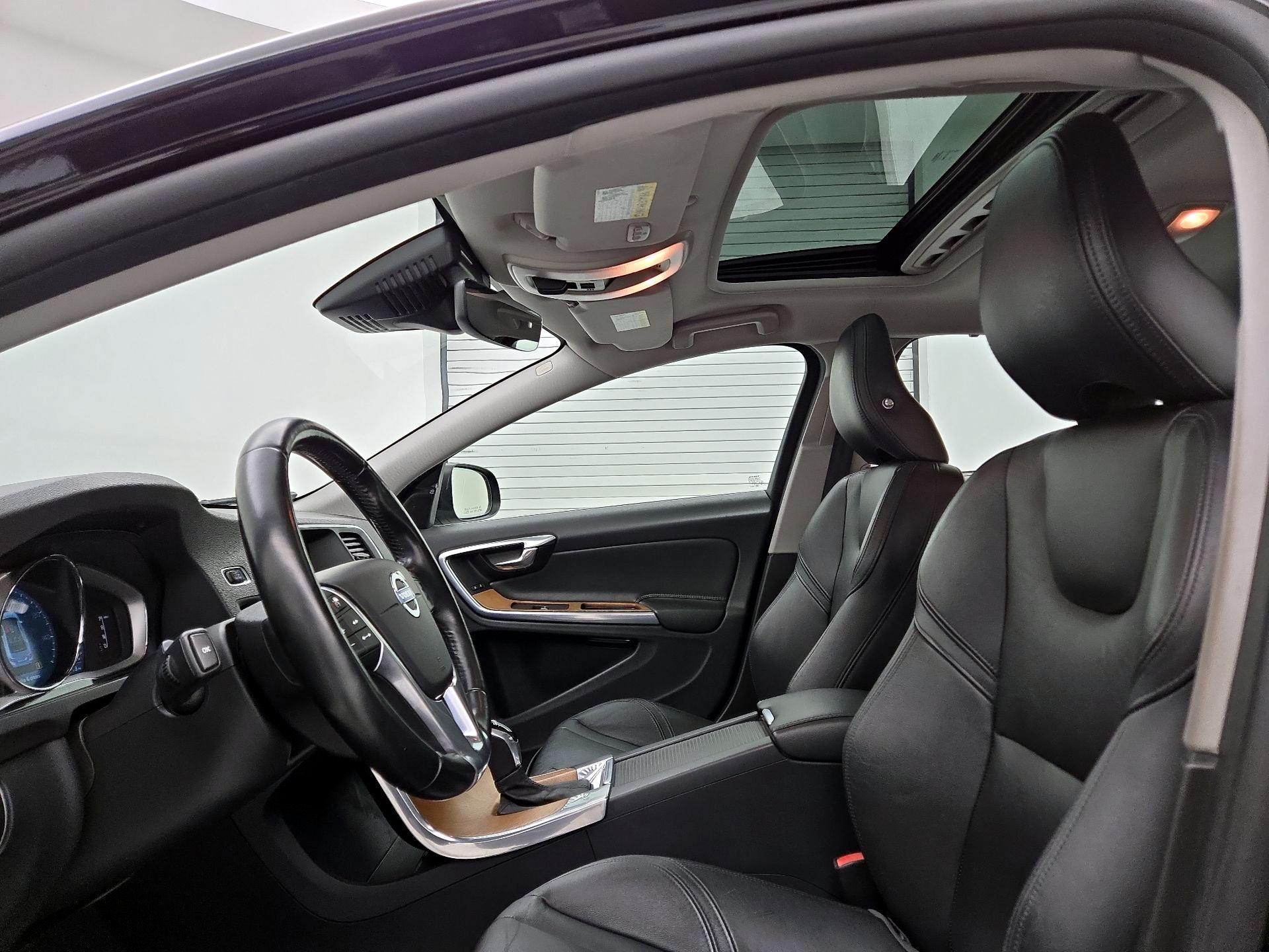 Thumbnail: 2016 Volvo S60 - 18