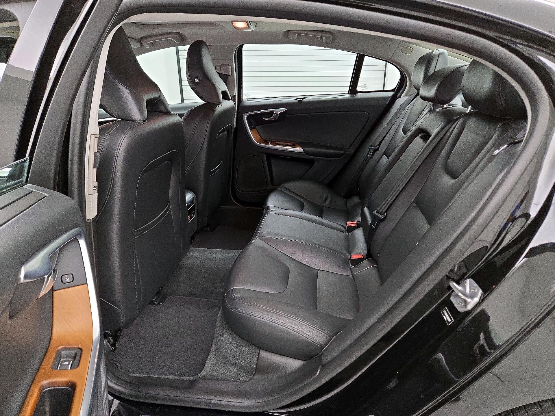 Thumbnail: 2016 Volvo S60 - 19