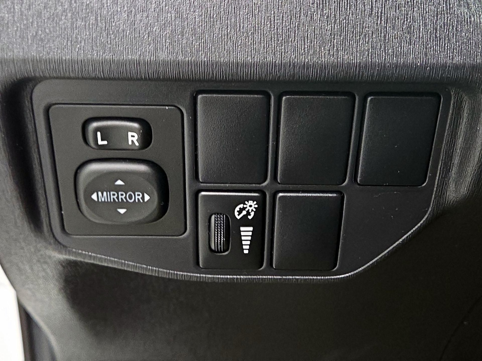 2015 Toyota Prius Two - Photo 12