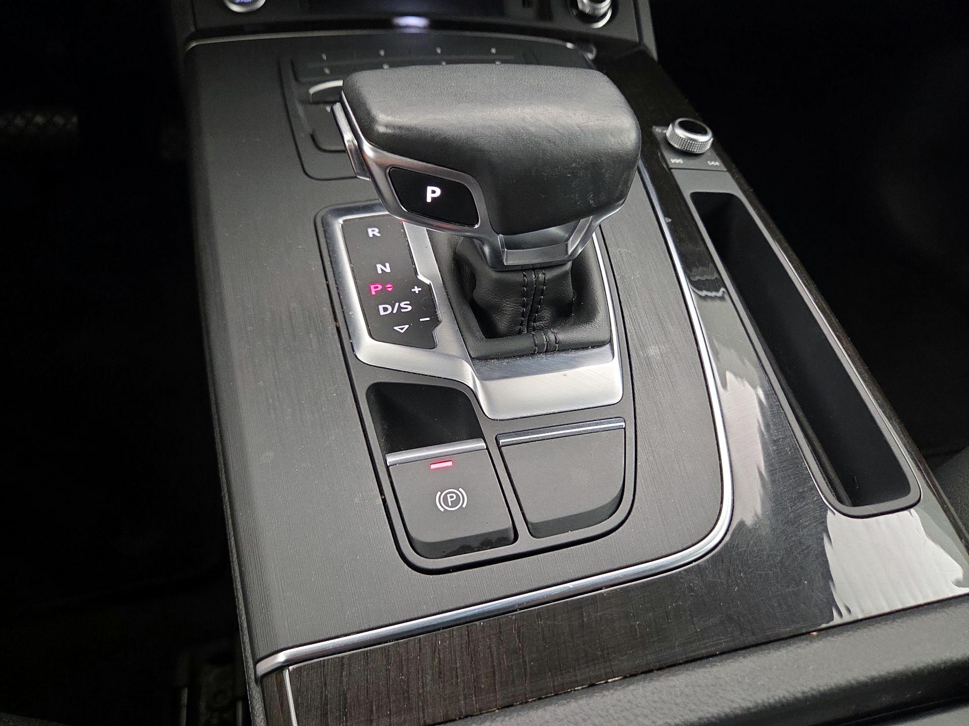 Thumbnail: 2020 Audi Q5 - 17