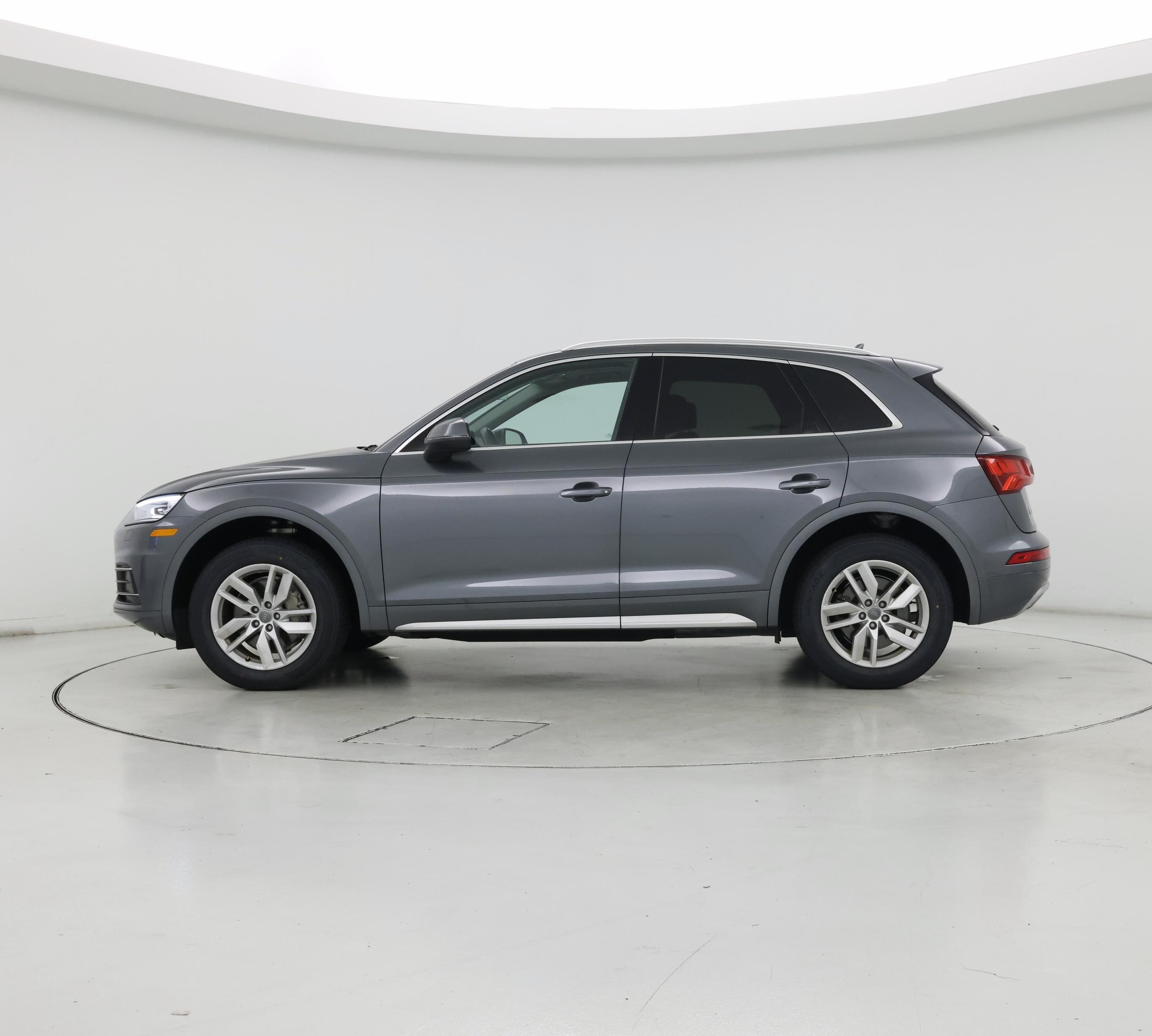 Thumbnail: 2020 Audi Q5 - 3
