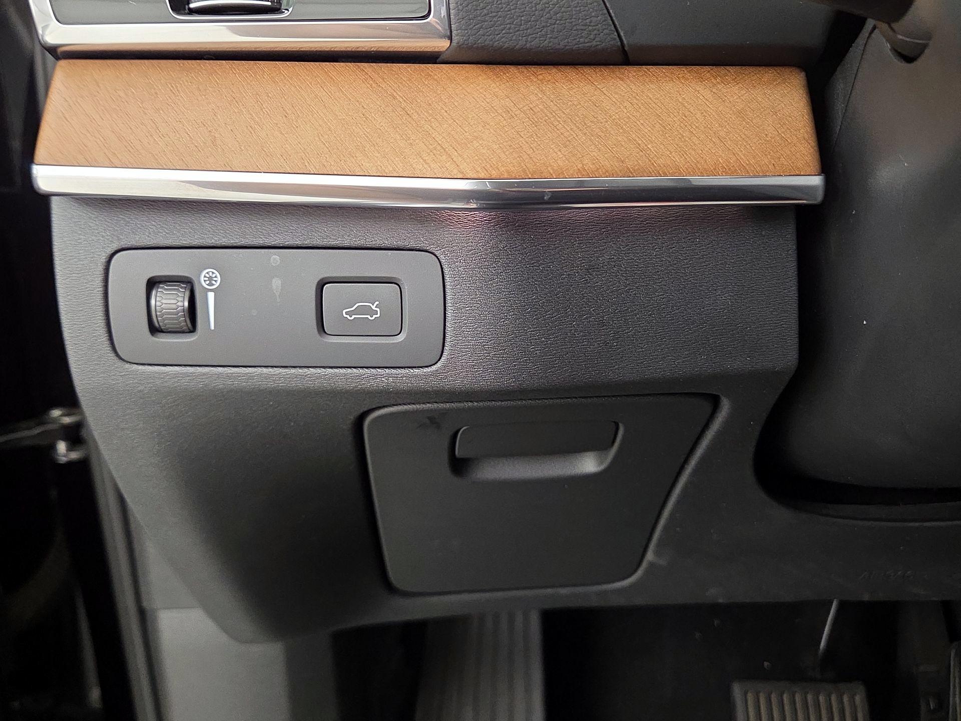 Thumbnail: 2019 Volvo XC90 - 13
