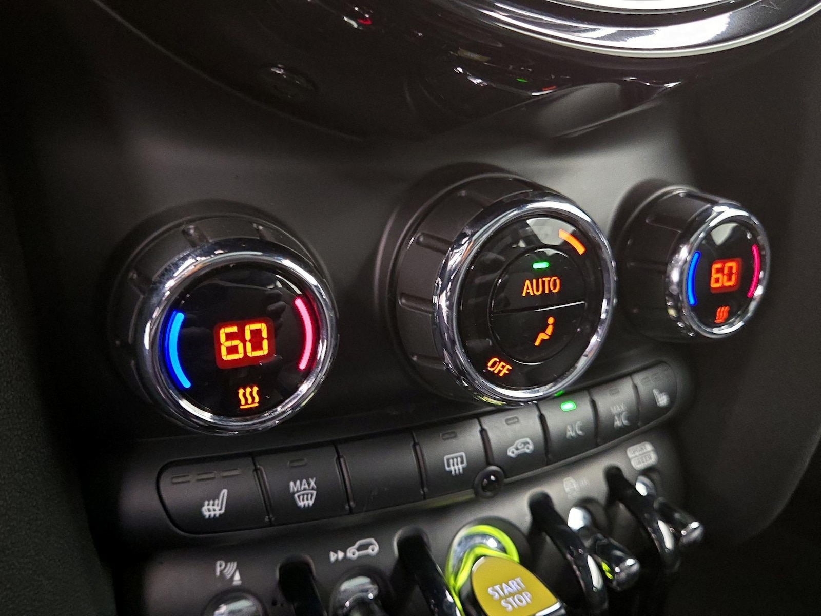 2021 MINI Hardtop 2 Door SE - Photo 18