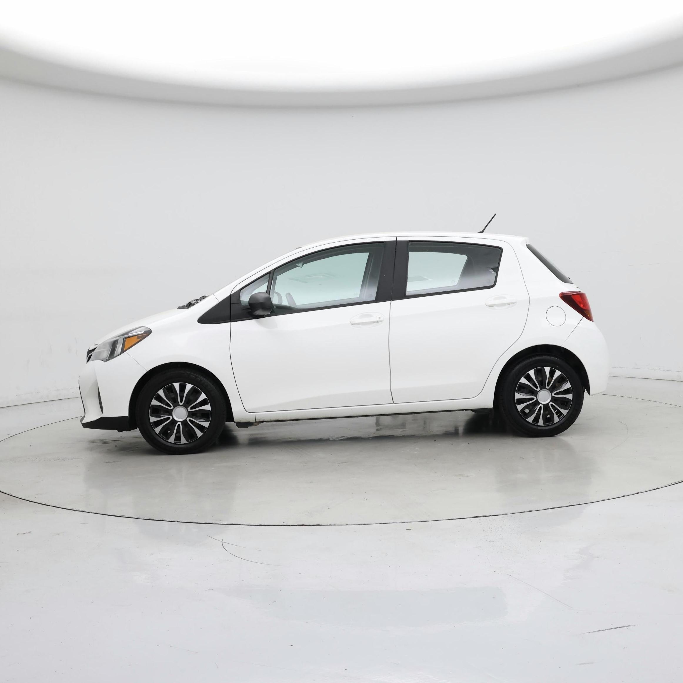 Thumbnail: 2017 Toyota Yaris - 3