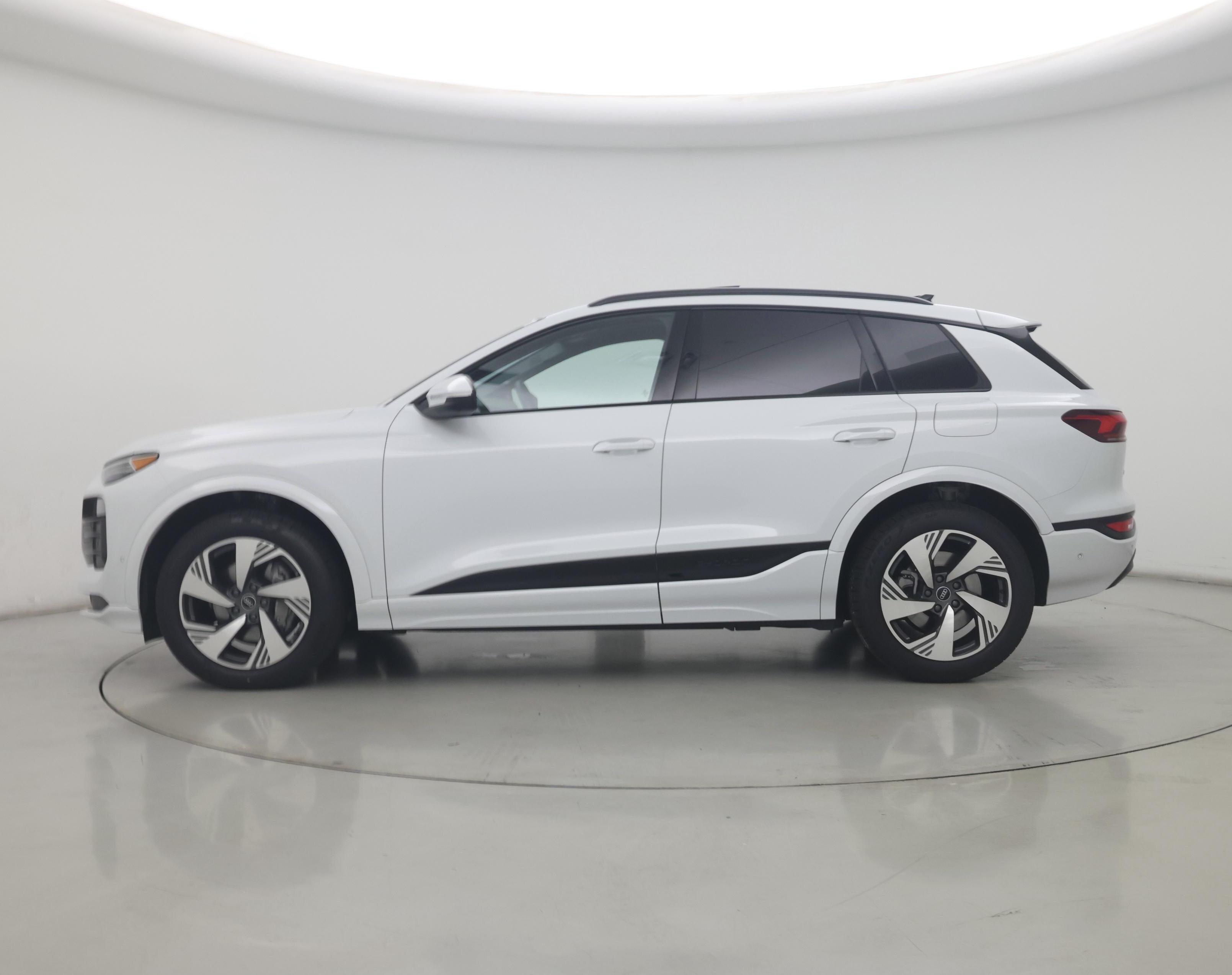 Thumbnail: 2025 Audi Q6 e-tron - 3