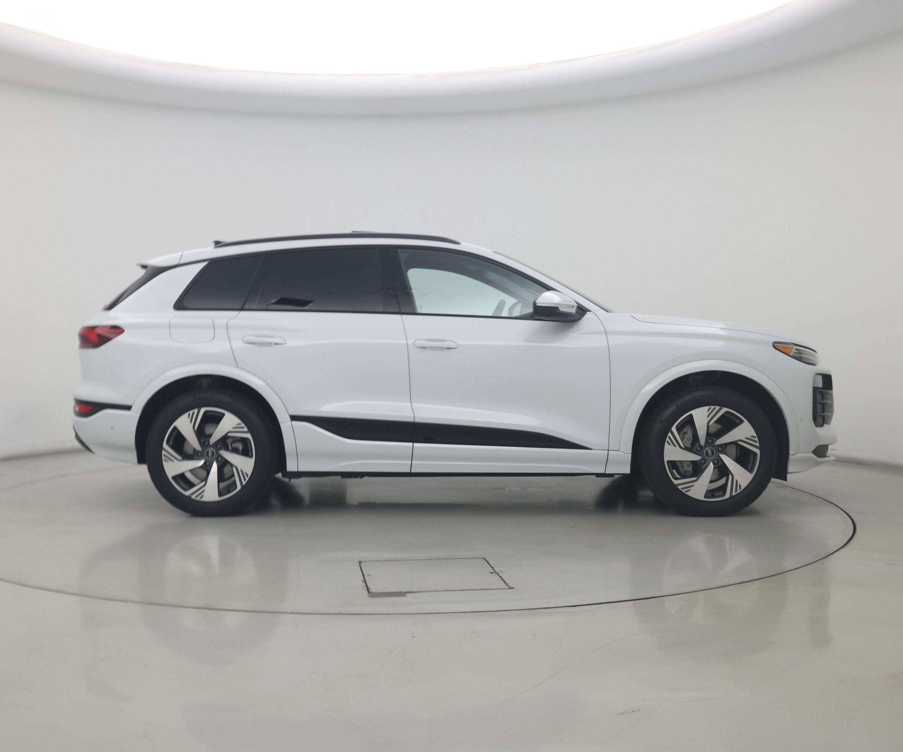 Thumbnail: 2025 Audi Q6 e-tron - 7