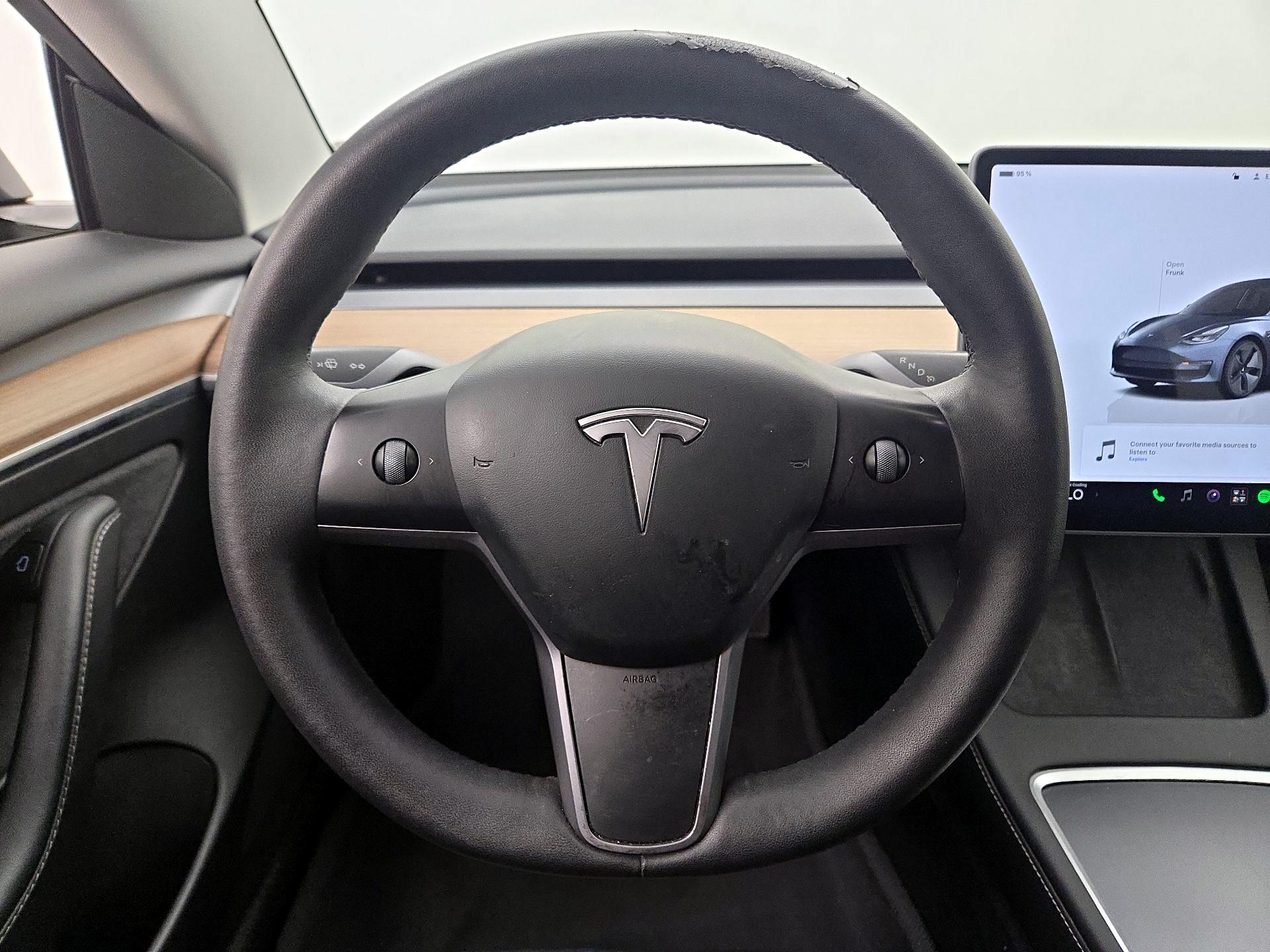 Thumbnail: 2023 Tesla Model 3 - 10