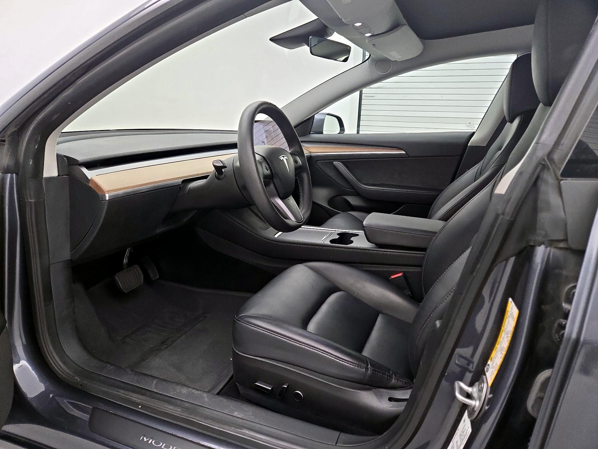 Thumbnail: 2023 Tesla Model 3 - 11