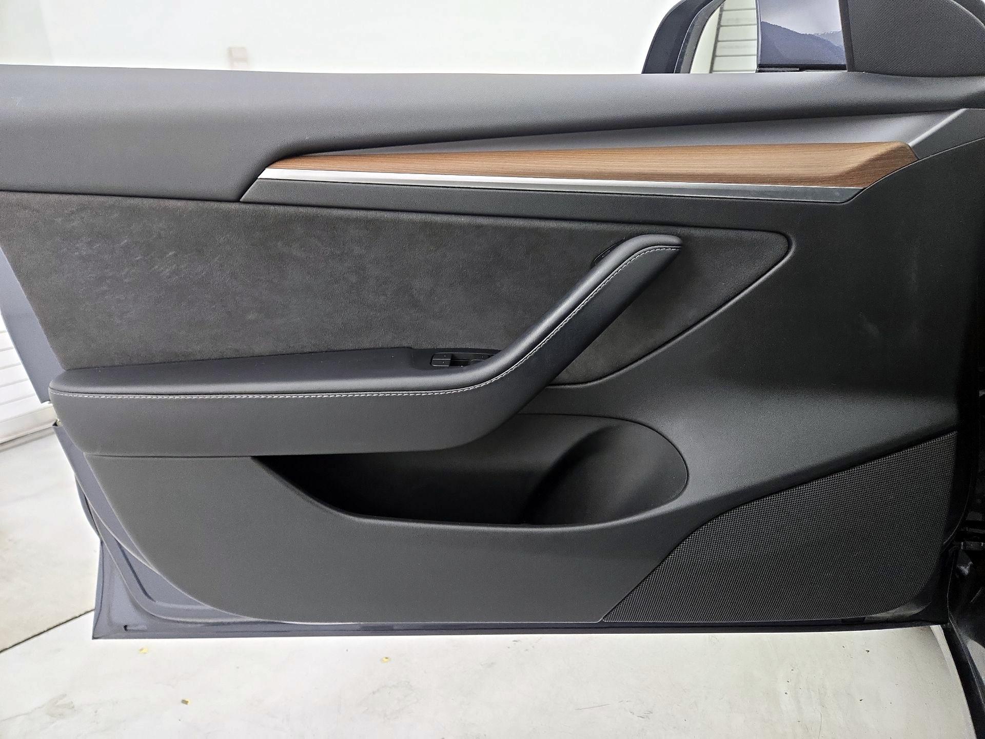 Thumbnail: 2023 Tesla Model 3 - 12