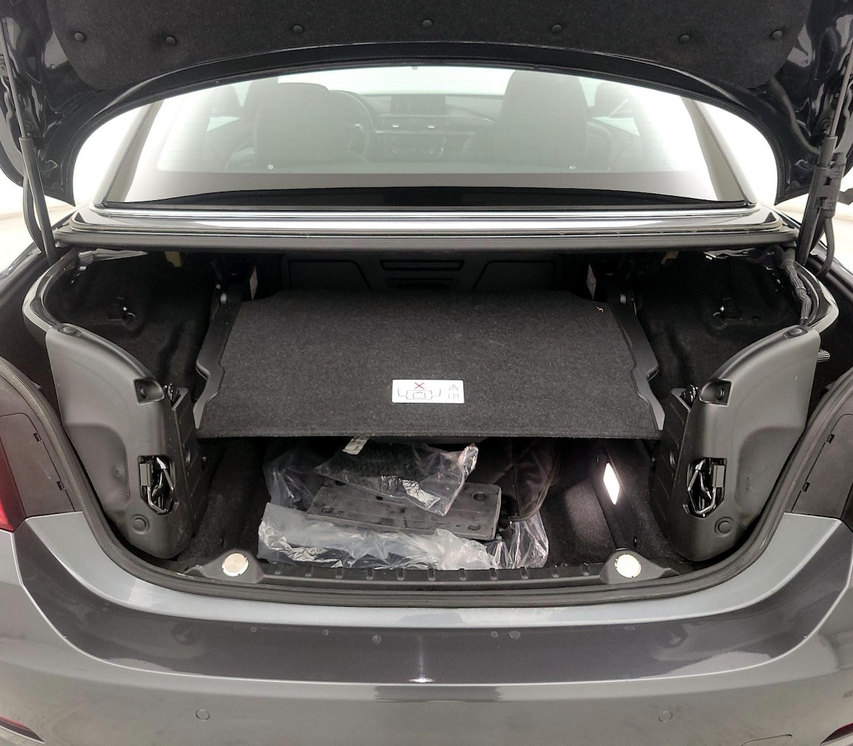 Trunk/Cargo (Seats Up)