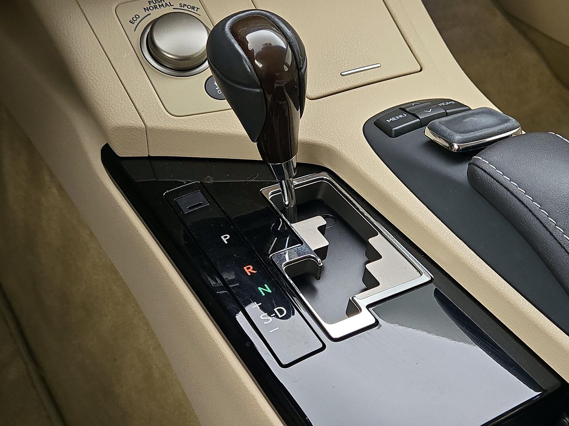 Thumbnail: 2015 Lexus ES - 18