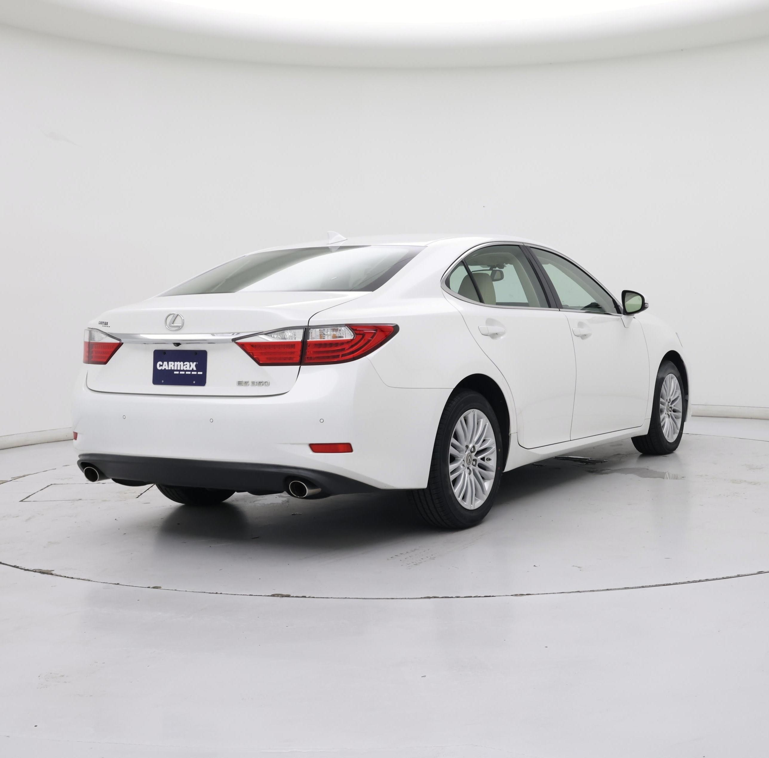 Thumbnail: 2015 Lexus ES - 8