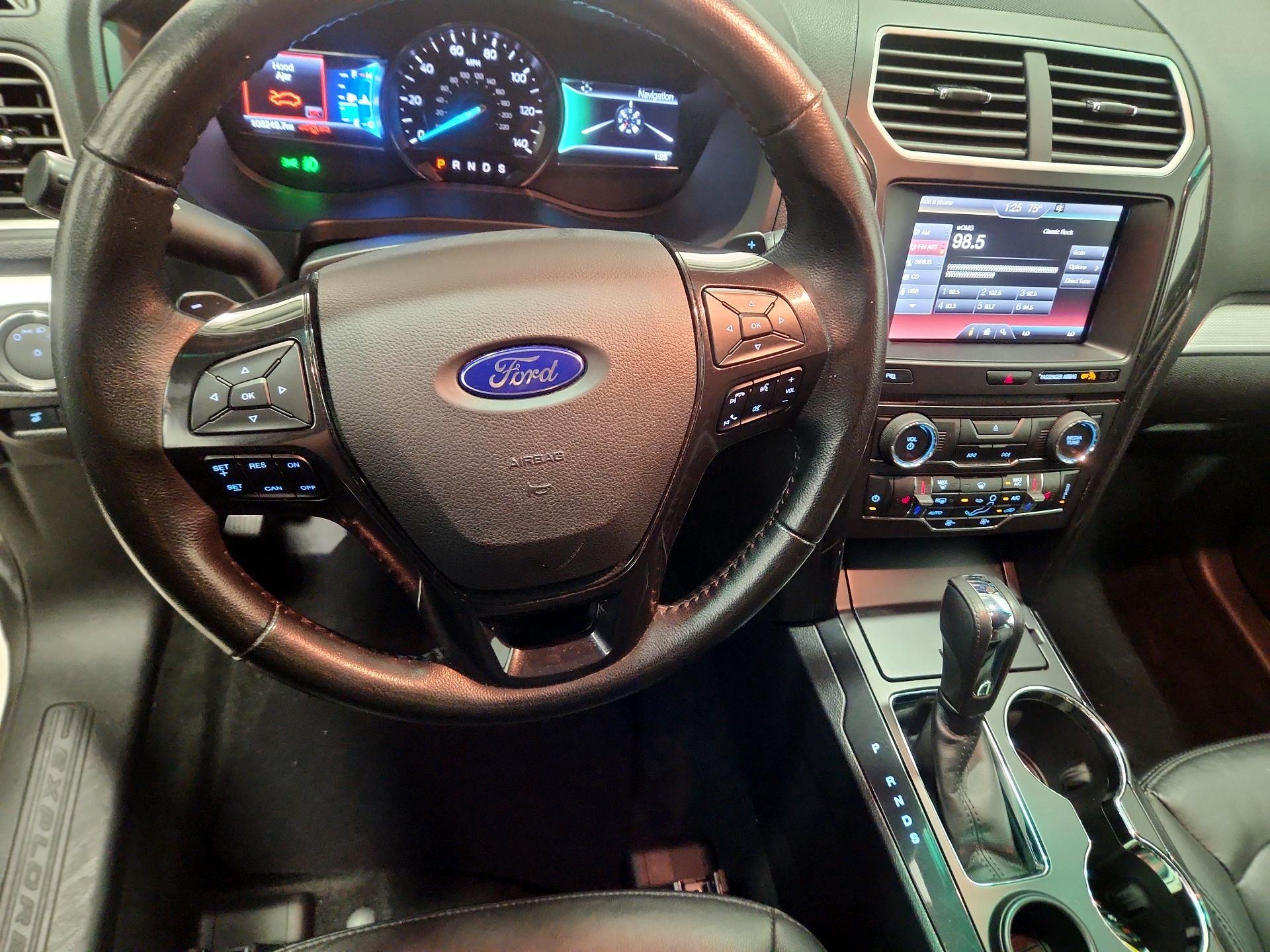 Thumbnail: 2016 Ford Explorer - 9