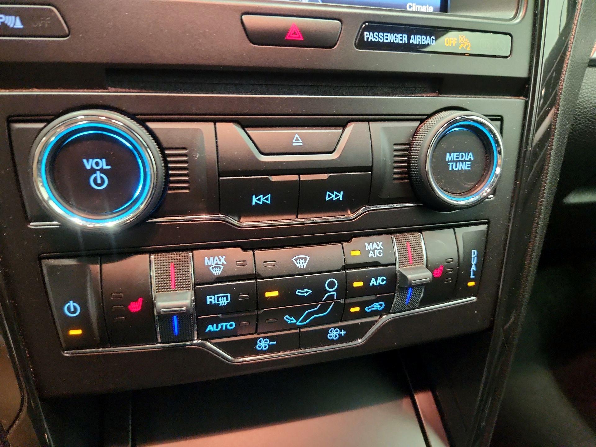 Thumbnail: 2016 Ford Explorer - 16