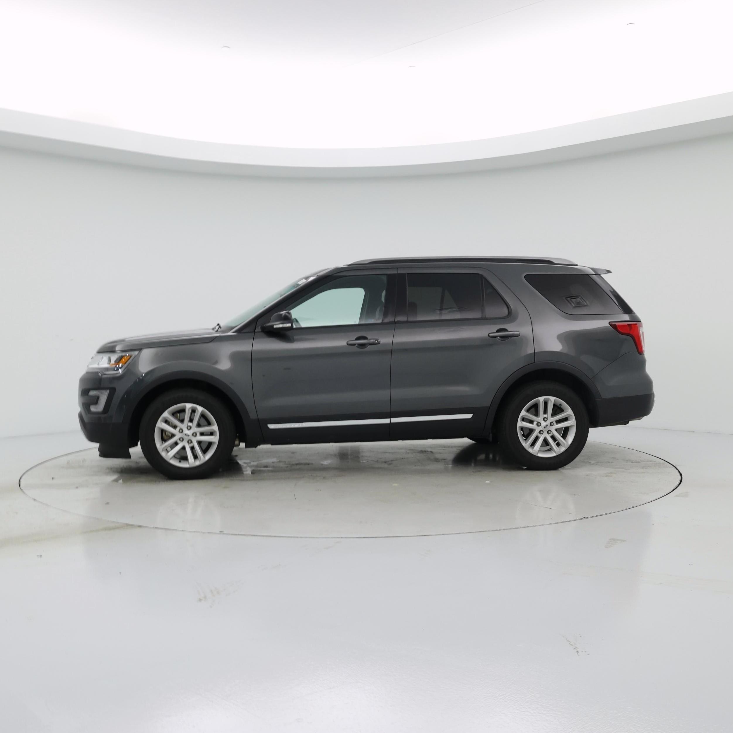 Thumbnail: 2016 Ford Explorer - 3