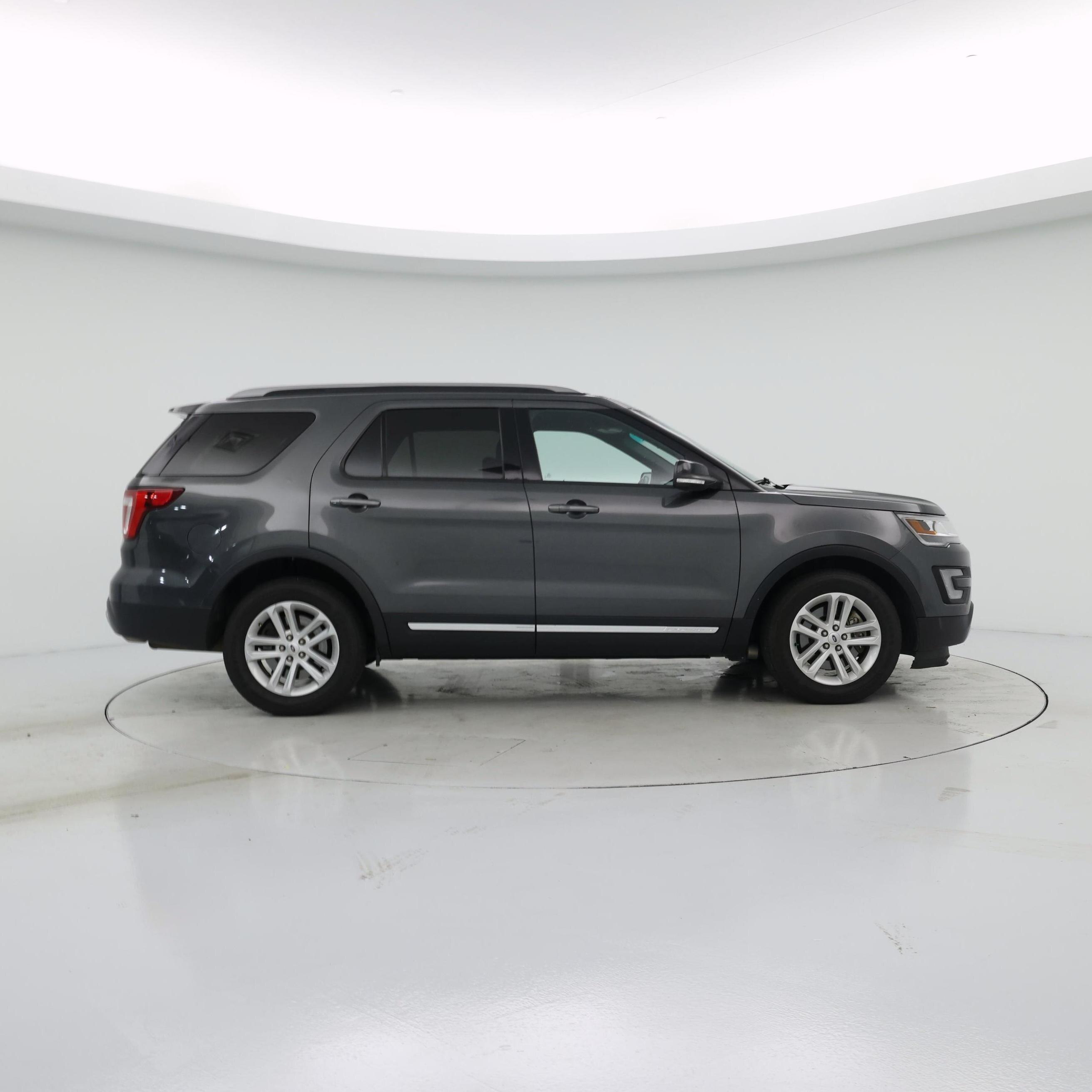 Thumbnail: 2016 Ford Explorer - 7