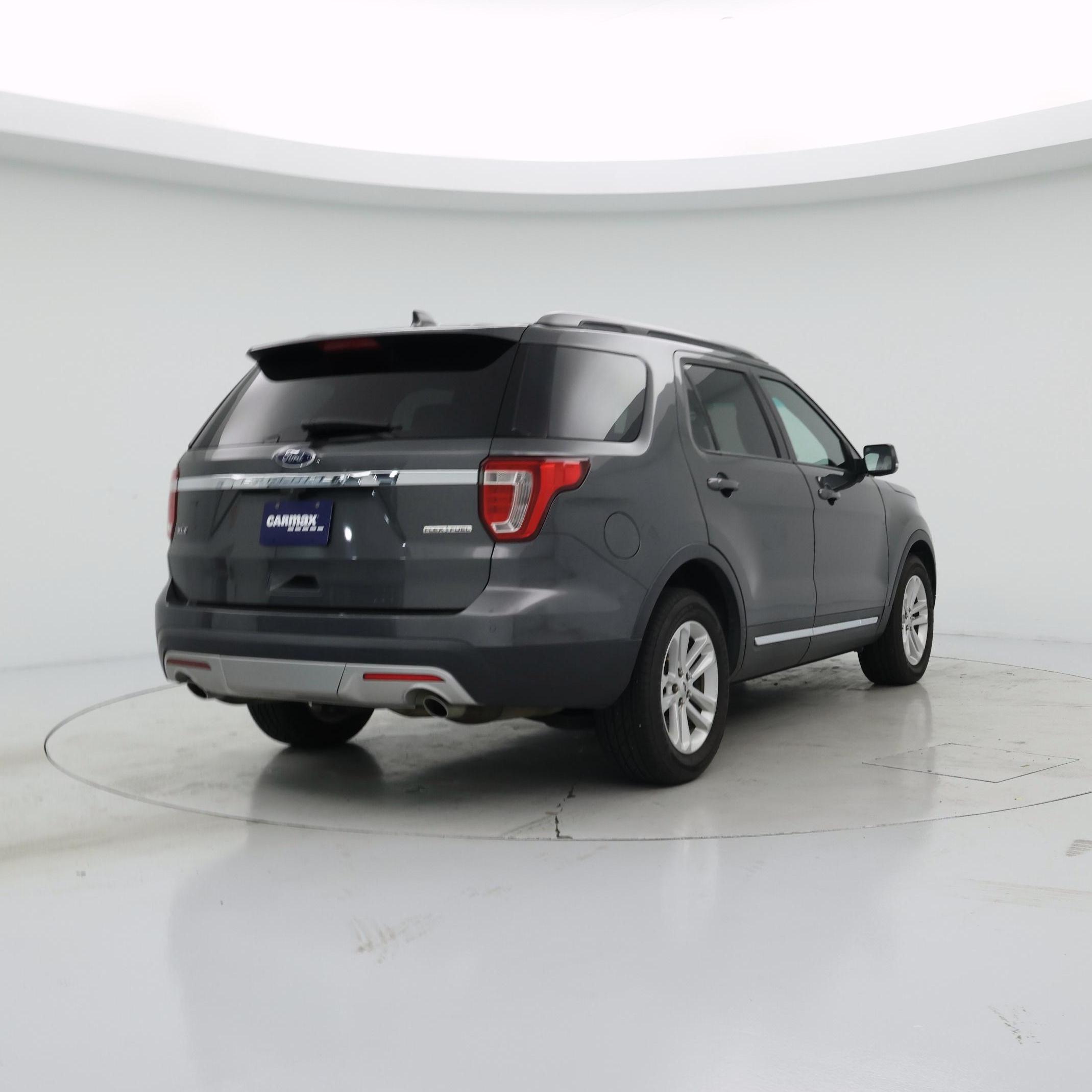 Thumbnail: 2016 Ford Explorer - 8