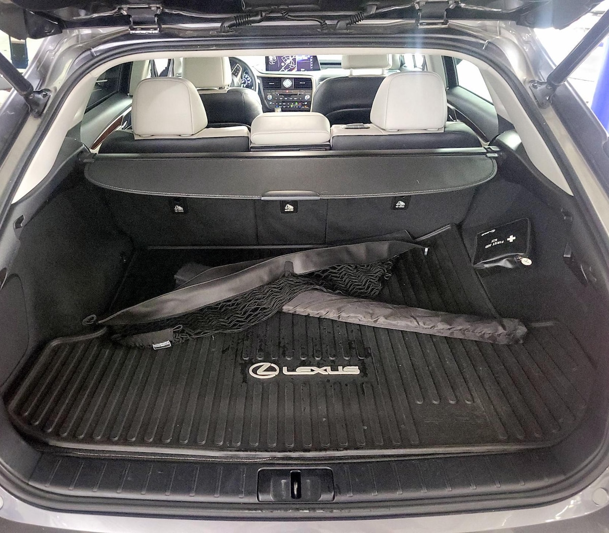 Trunk/Cargo (Seats Up)
