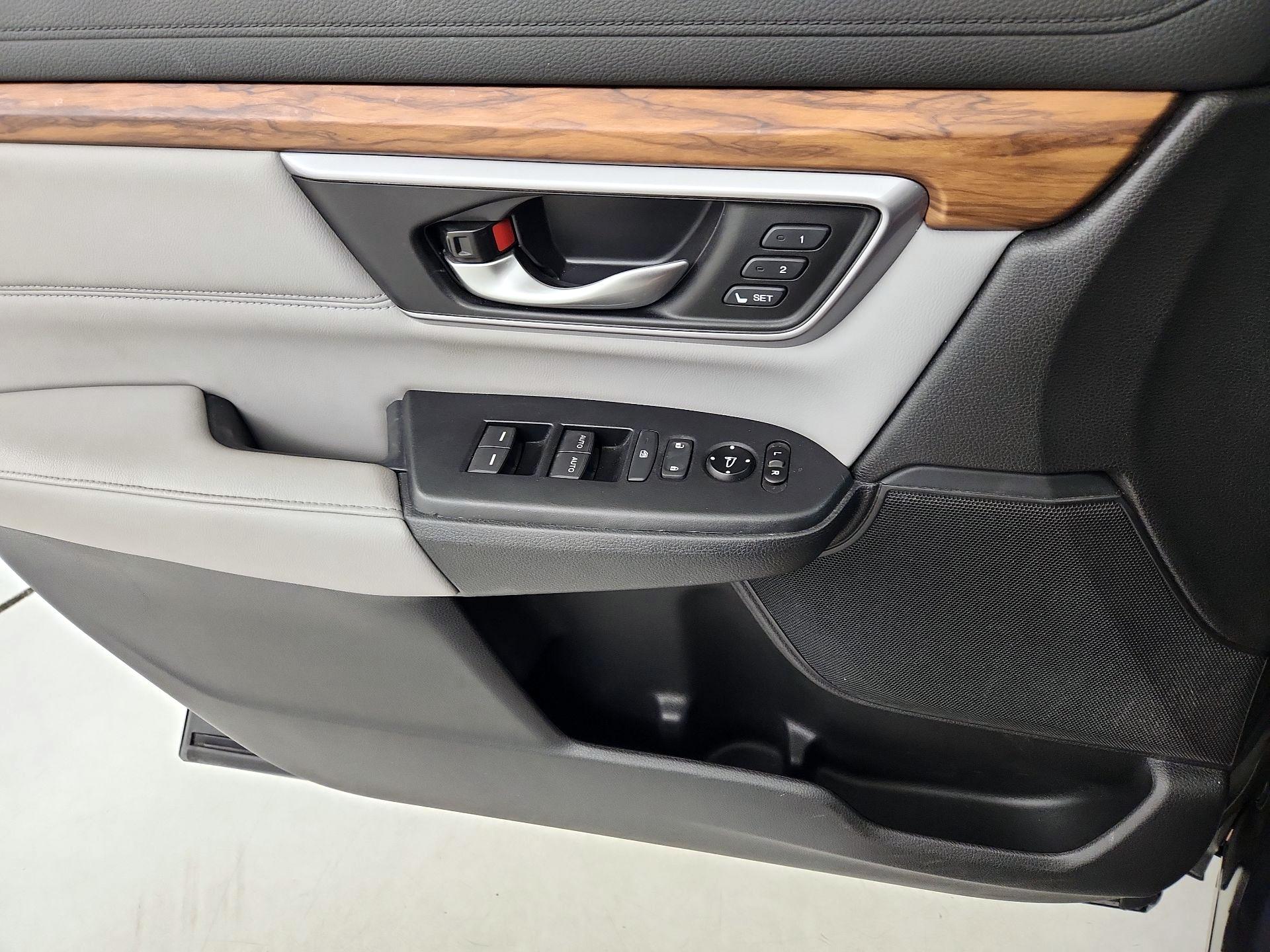 Thumbnail: 2017 Honda CR-V - 12
