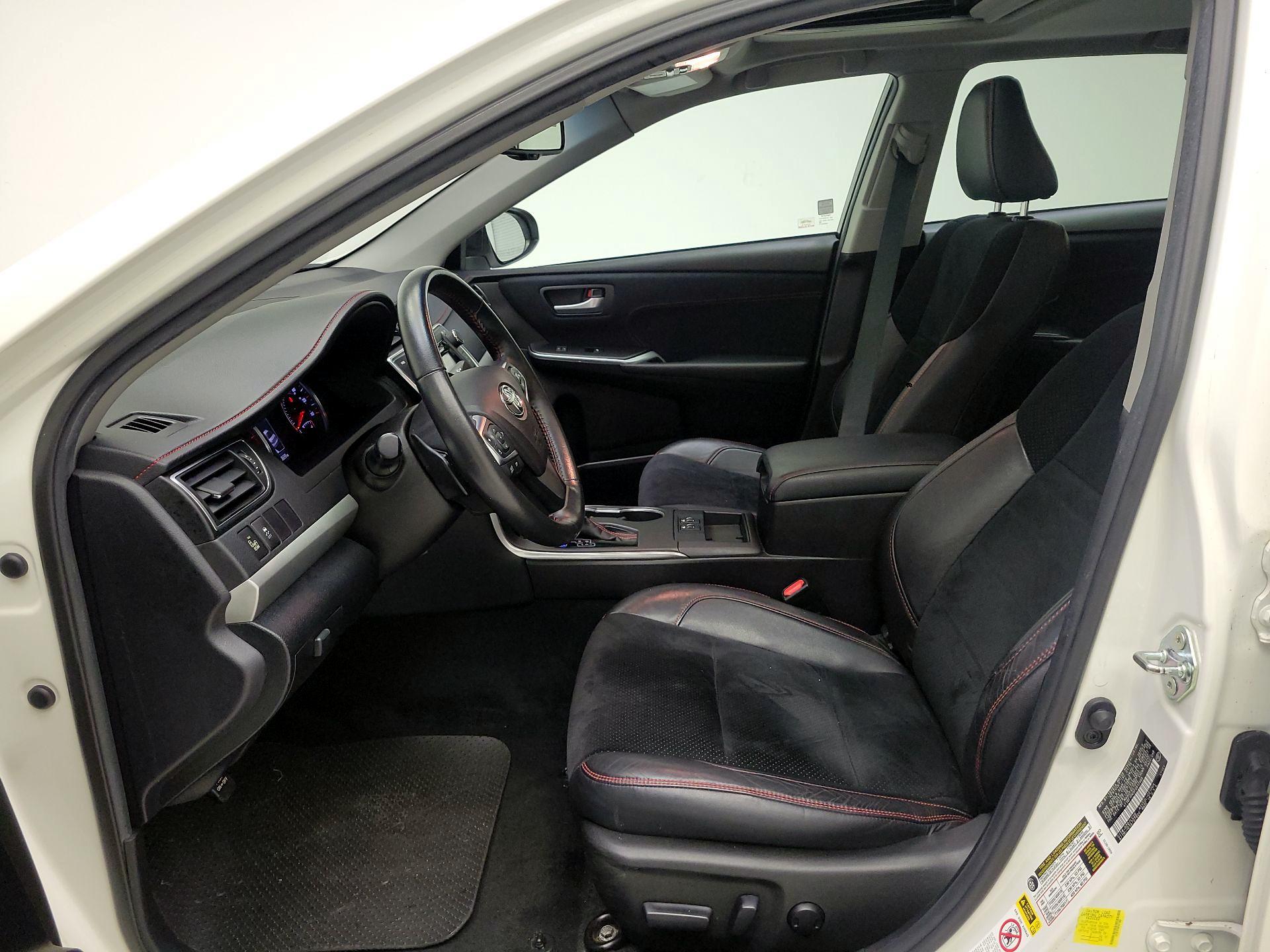 Thumbnail: 2015 Toyota Camry - 11