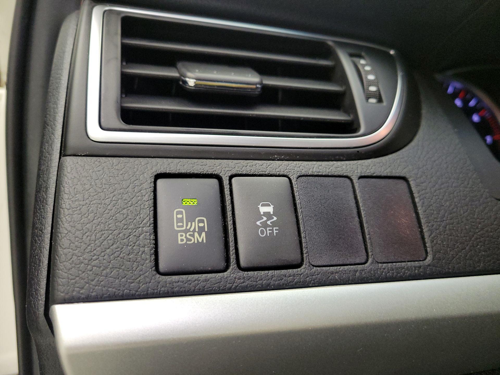Thumbnail: 2015 Toyota Camry - 13
