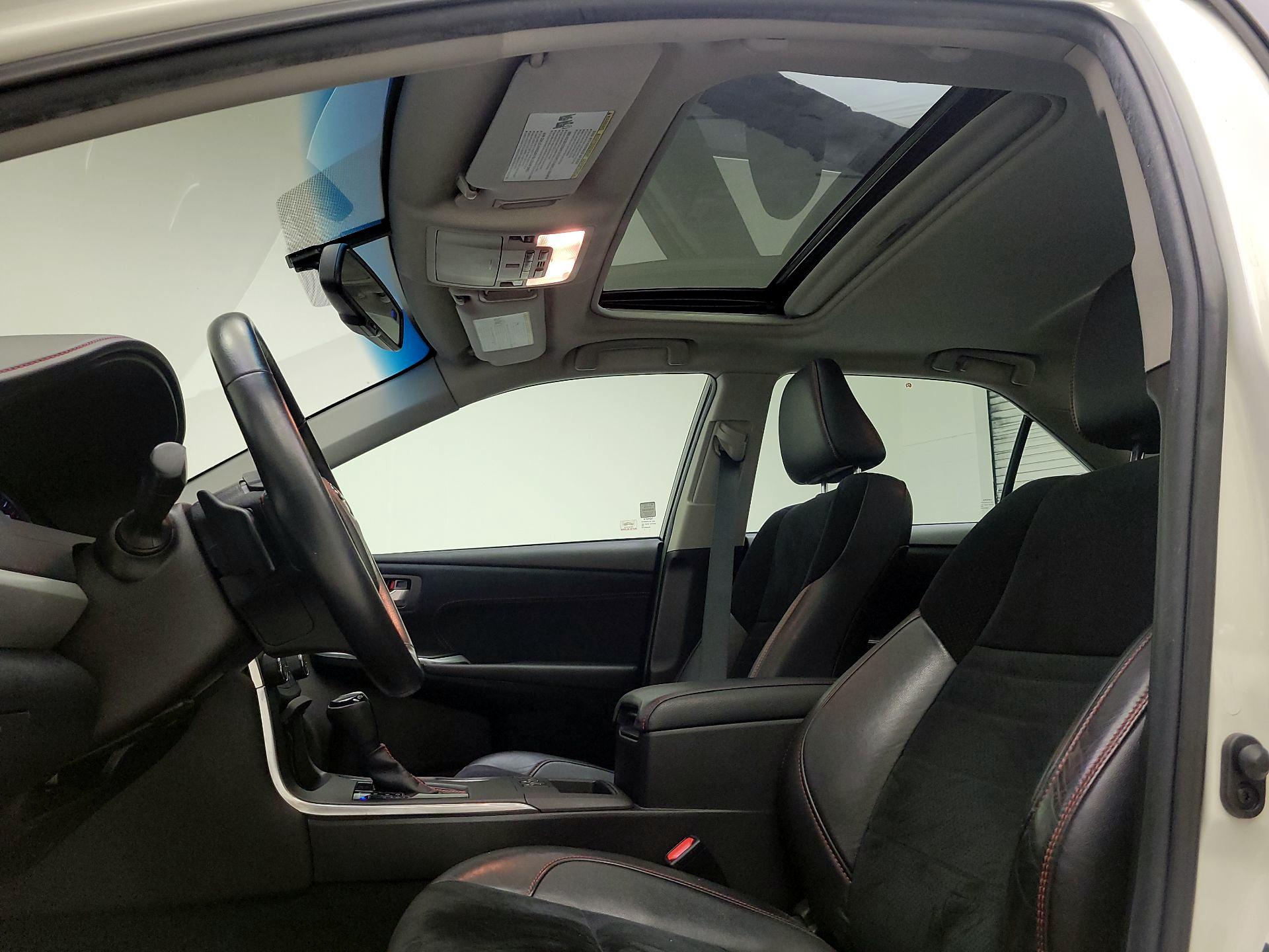 Thumbnail: 2015 Toyota Camry - 19