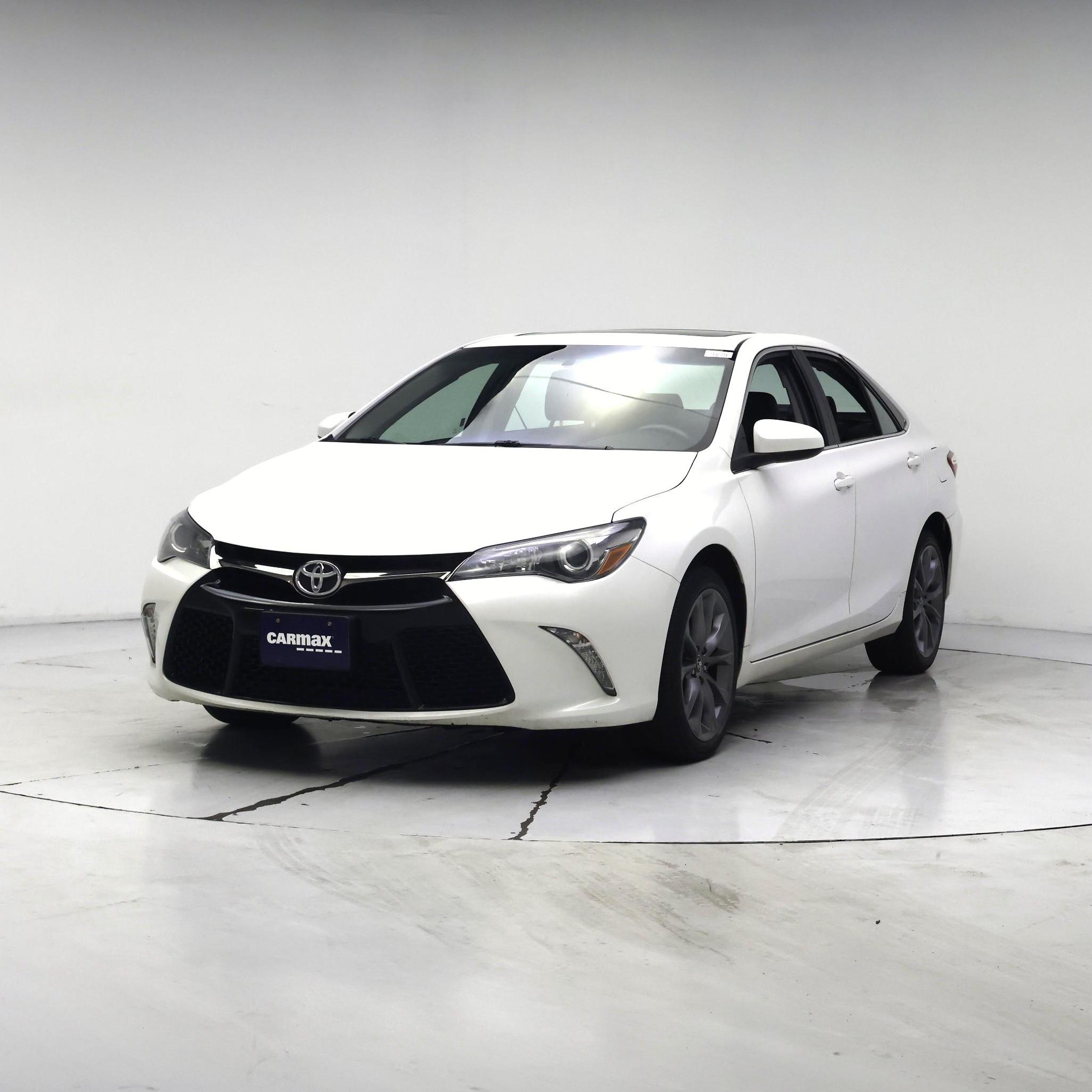 Thumbnail: 2015 Toyota Camry - 4