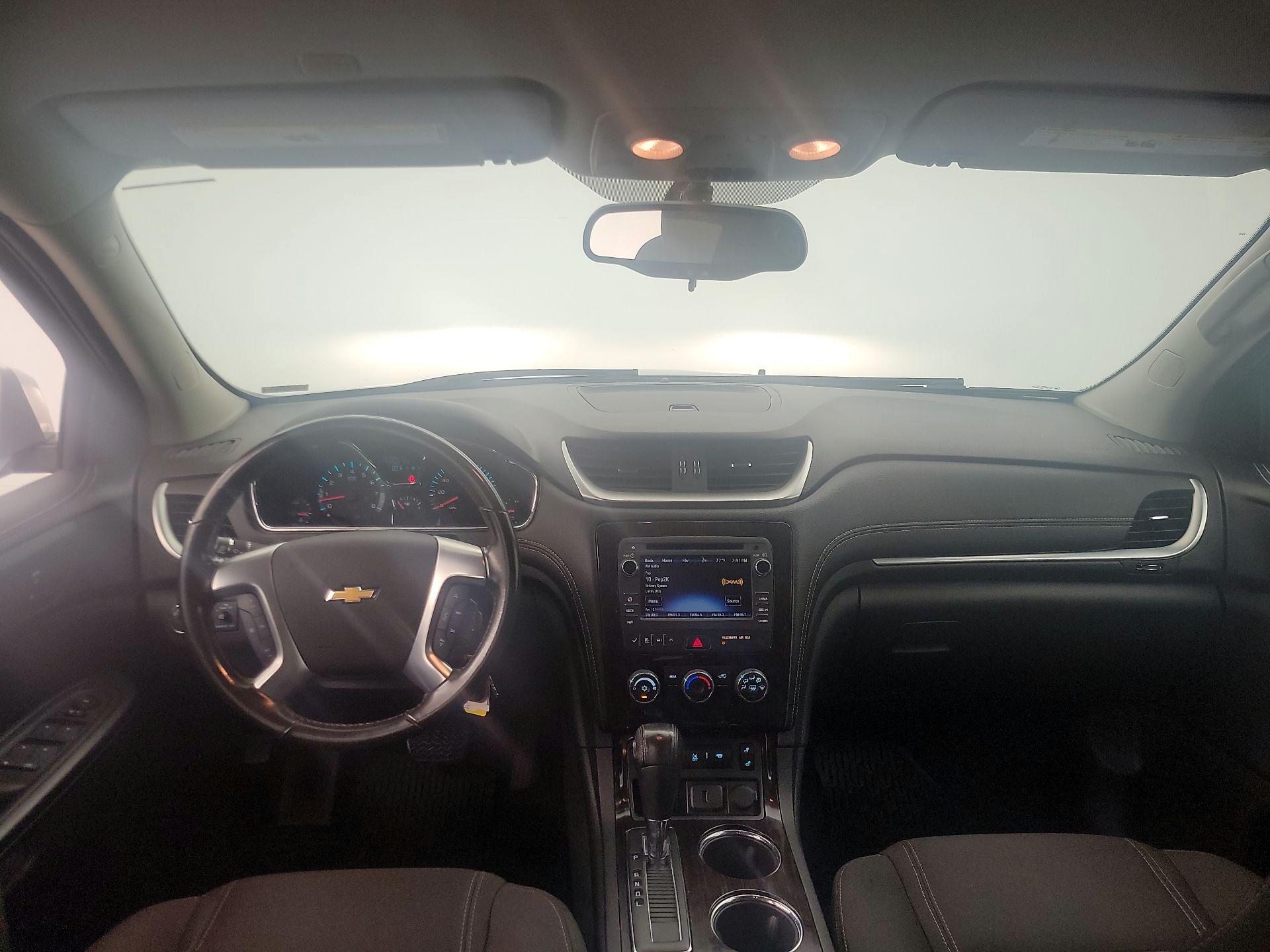 Thumbnail: 2017 Chevrolet Traverse - 9