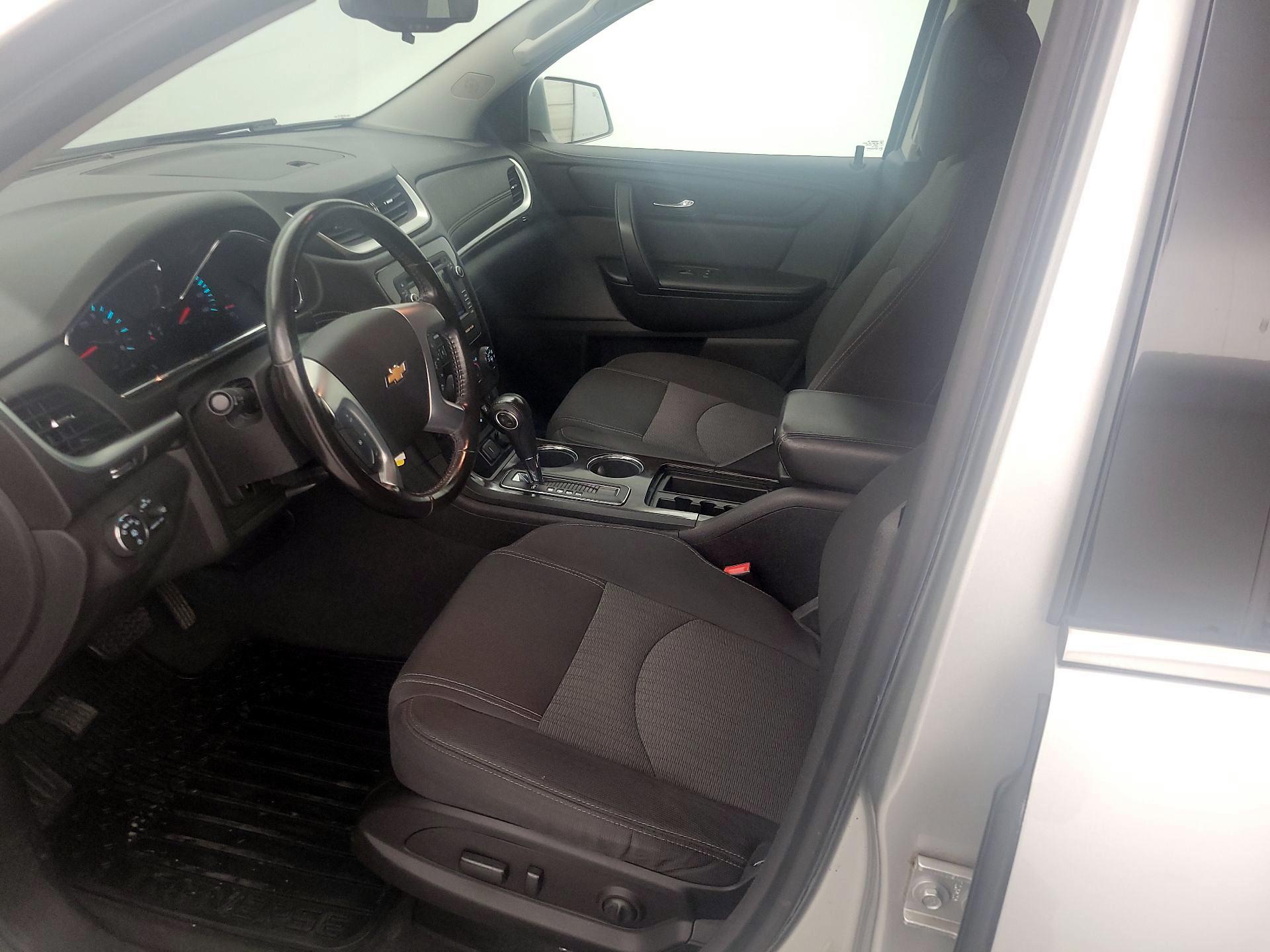 Thumbnail: 2017 Chevrolet Traverse - 11