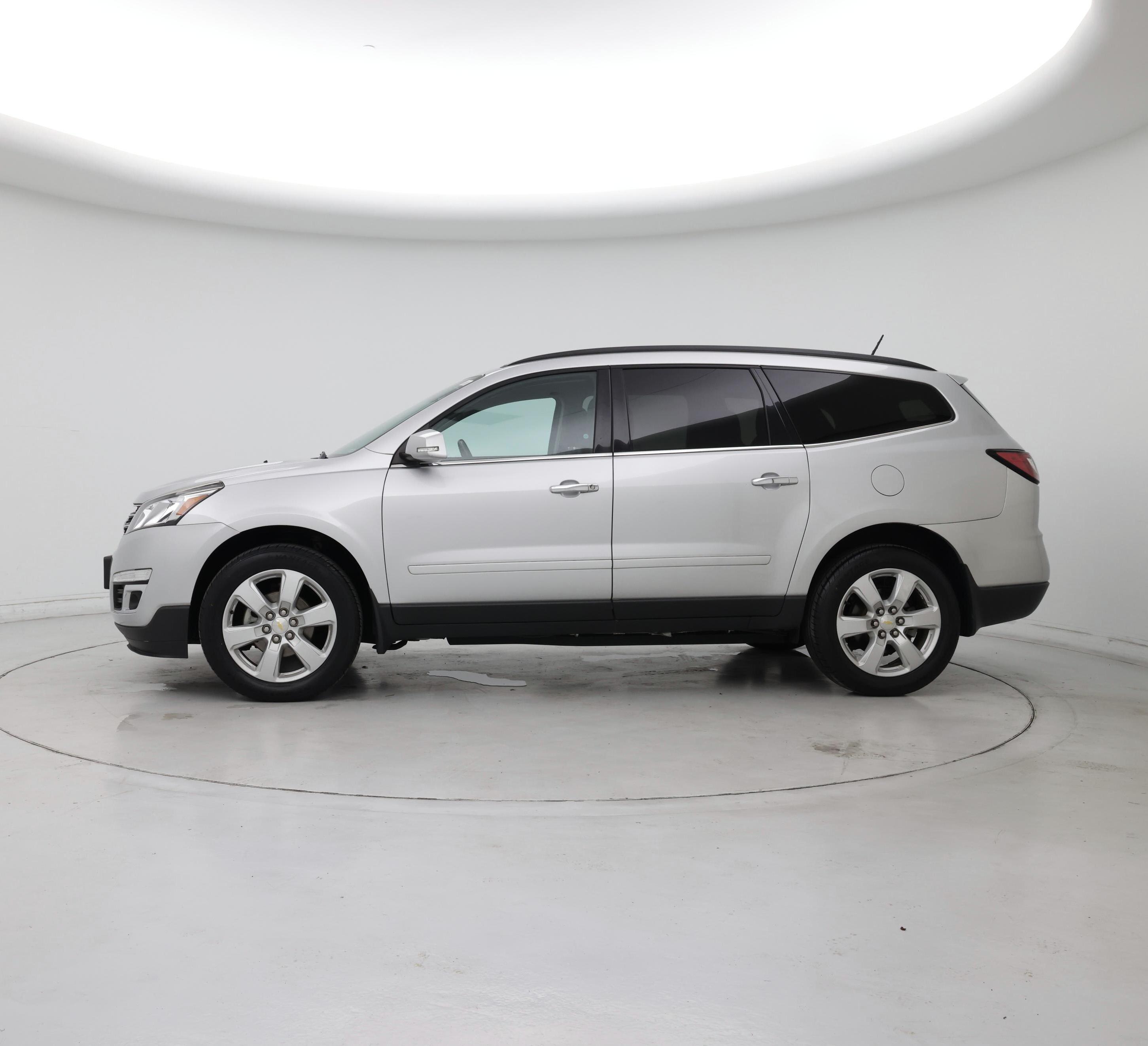 Thumbnail: 2017 Chevrolet Traverse - 3
