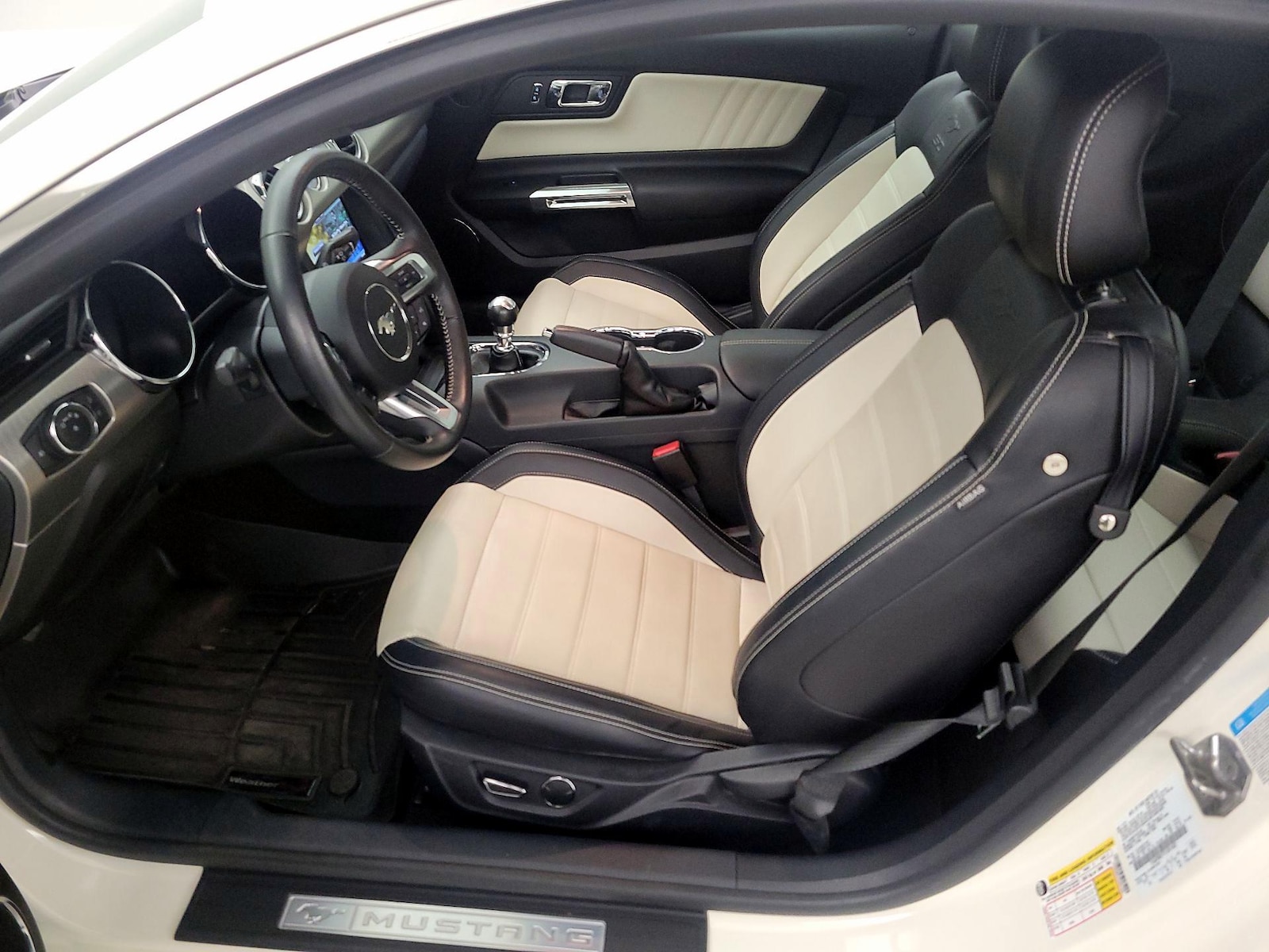 2015 Ford Mustang 50 Years Limited Edition - Photo 12